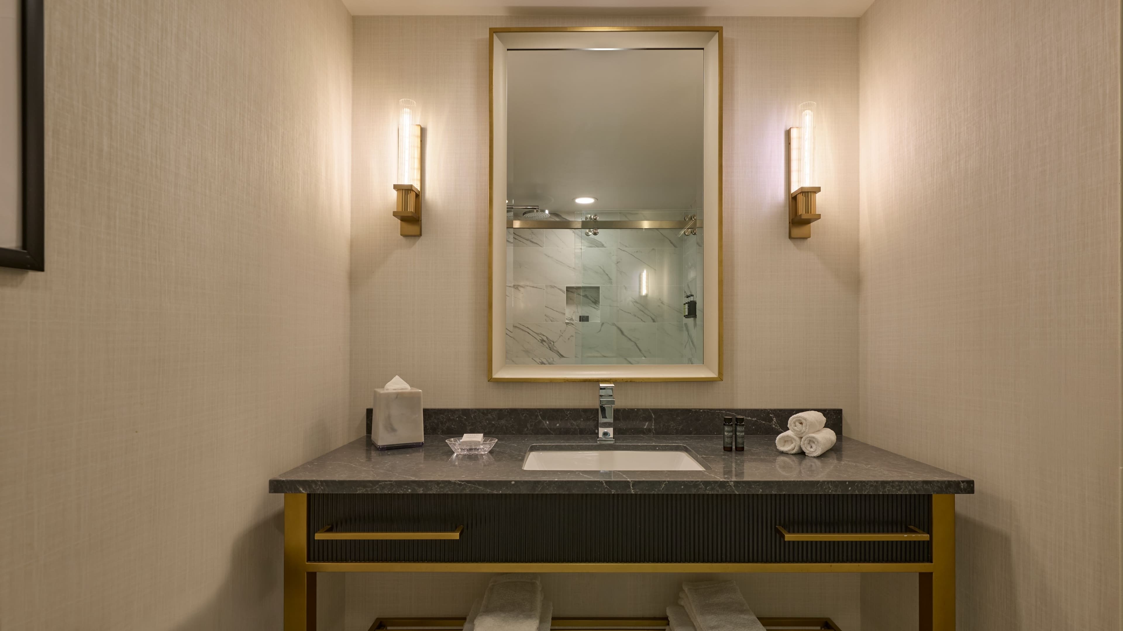 Portrait Queen - Image 7