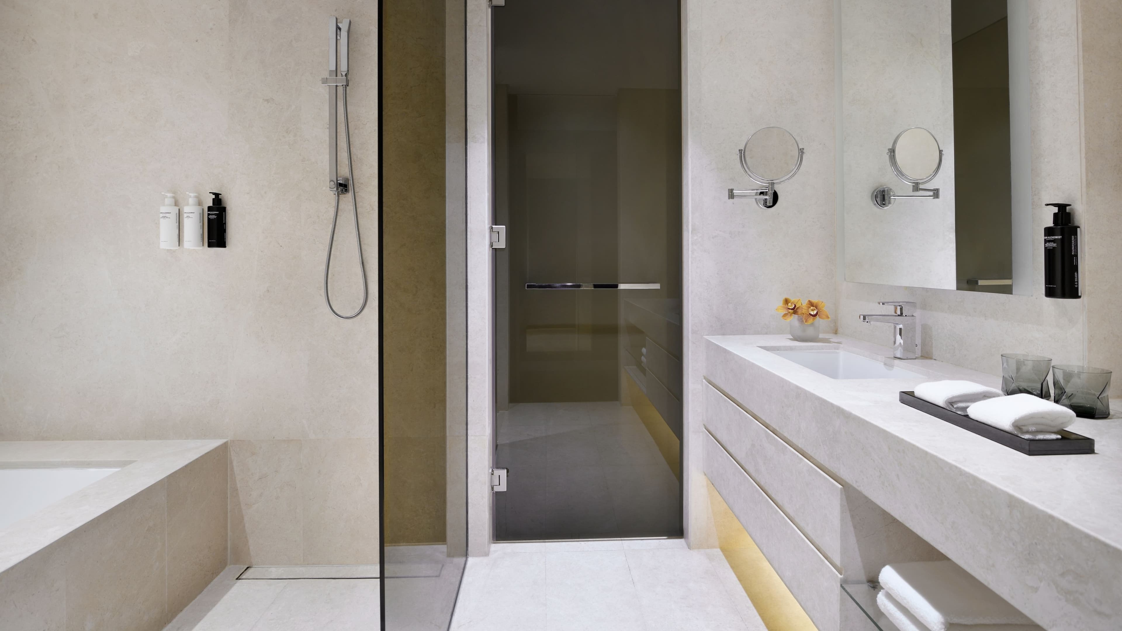 Deluxe Room - Image 2