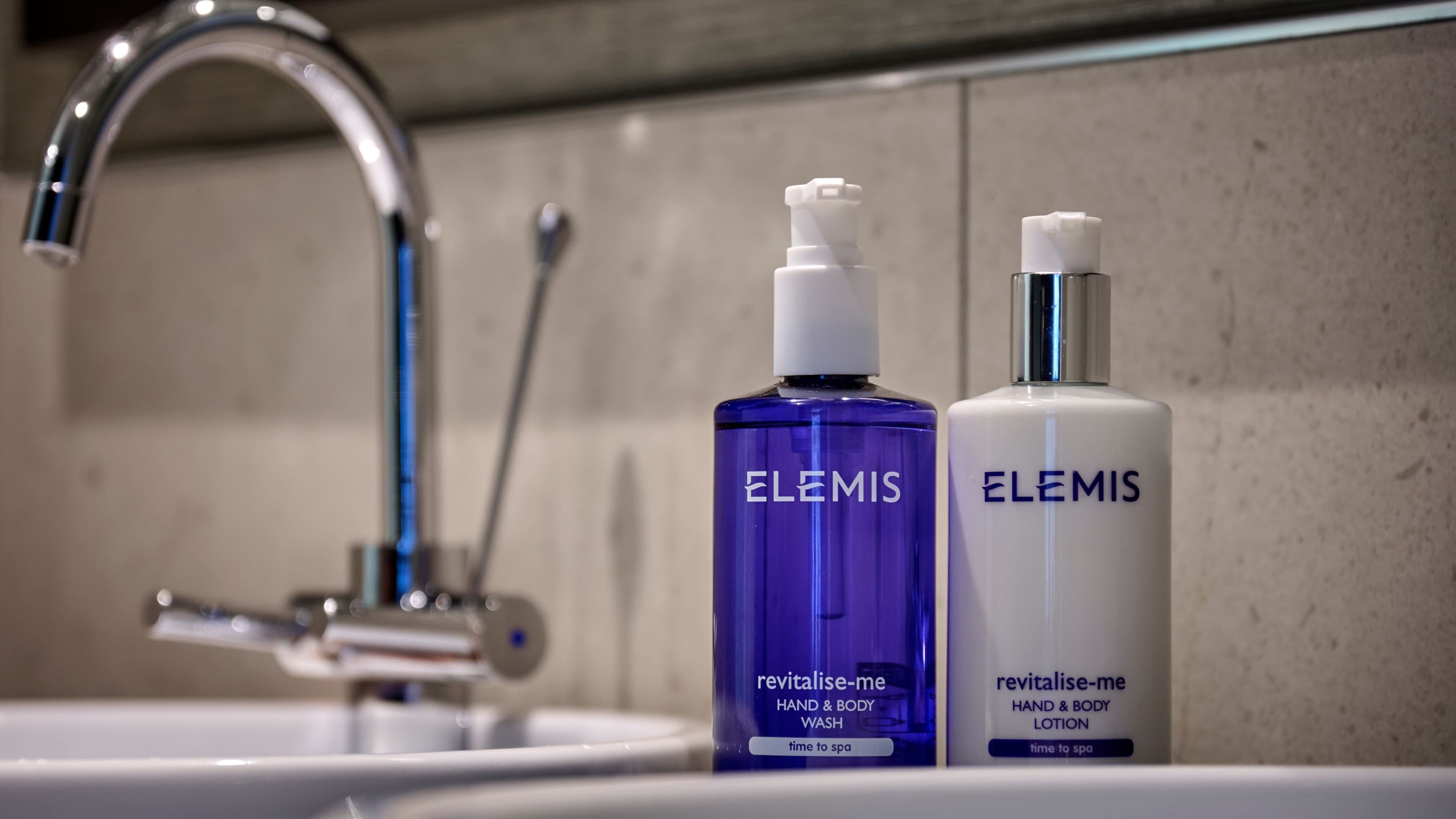 Signature Room - Image 6