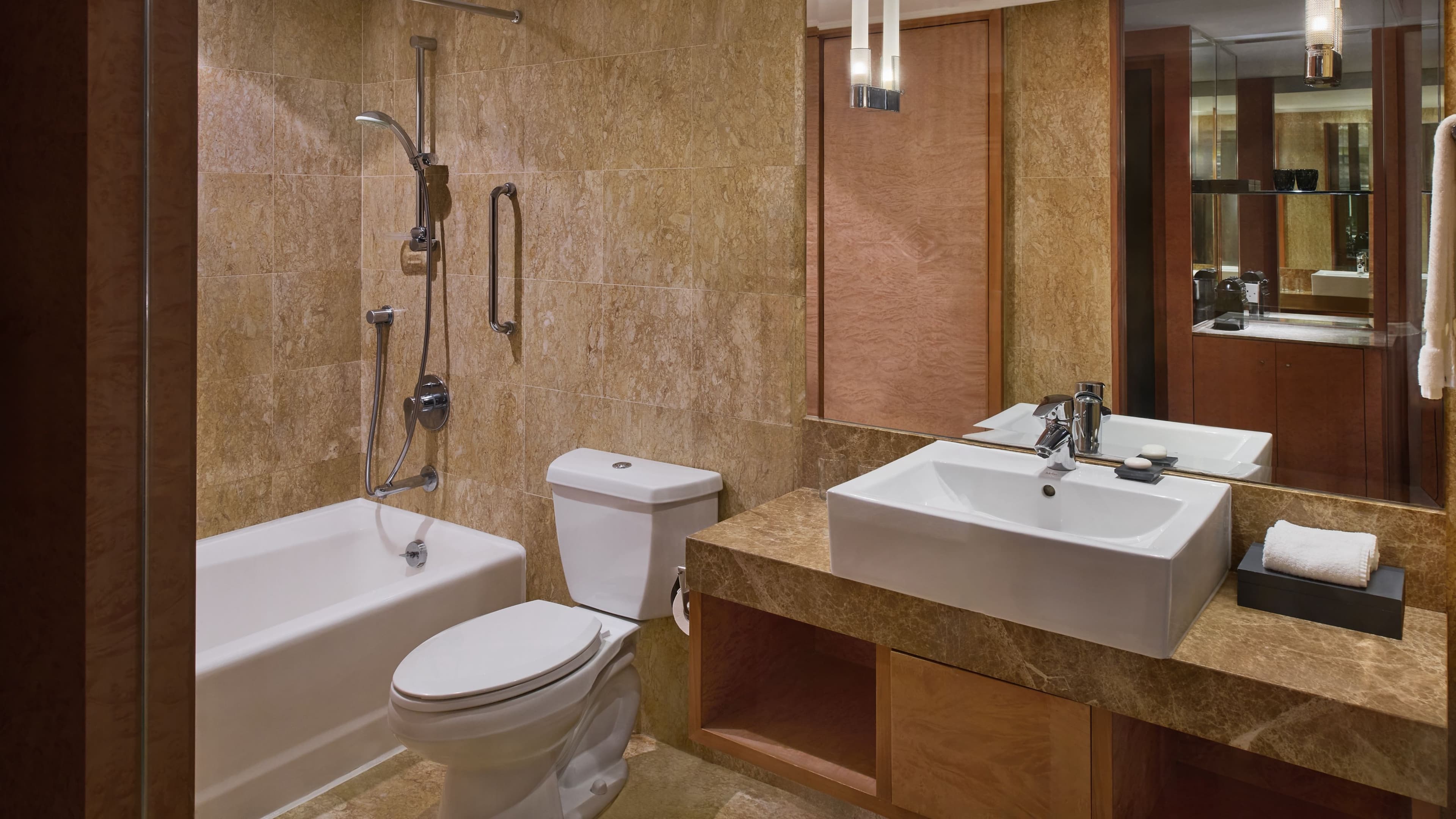 Deluxe Room - Image 2