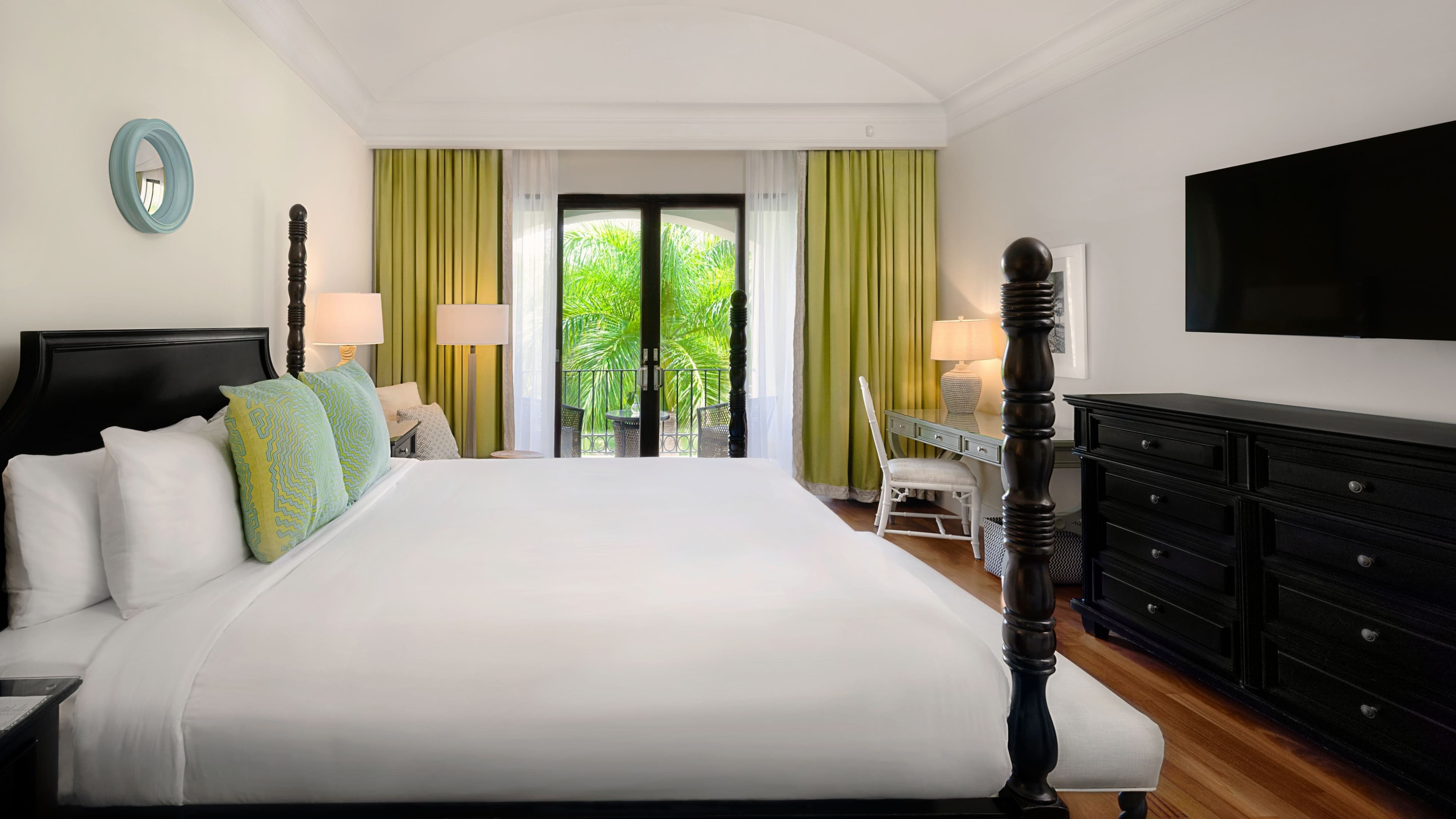 Deluxe Guest room - Image 7