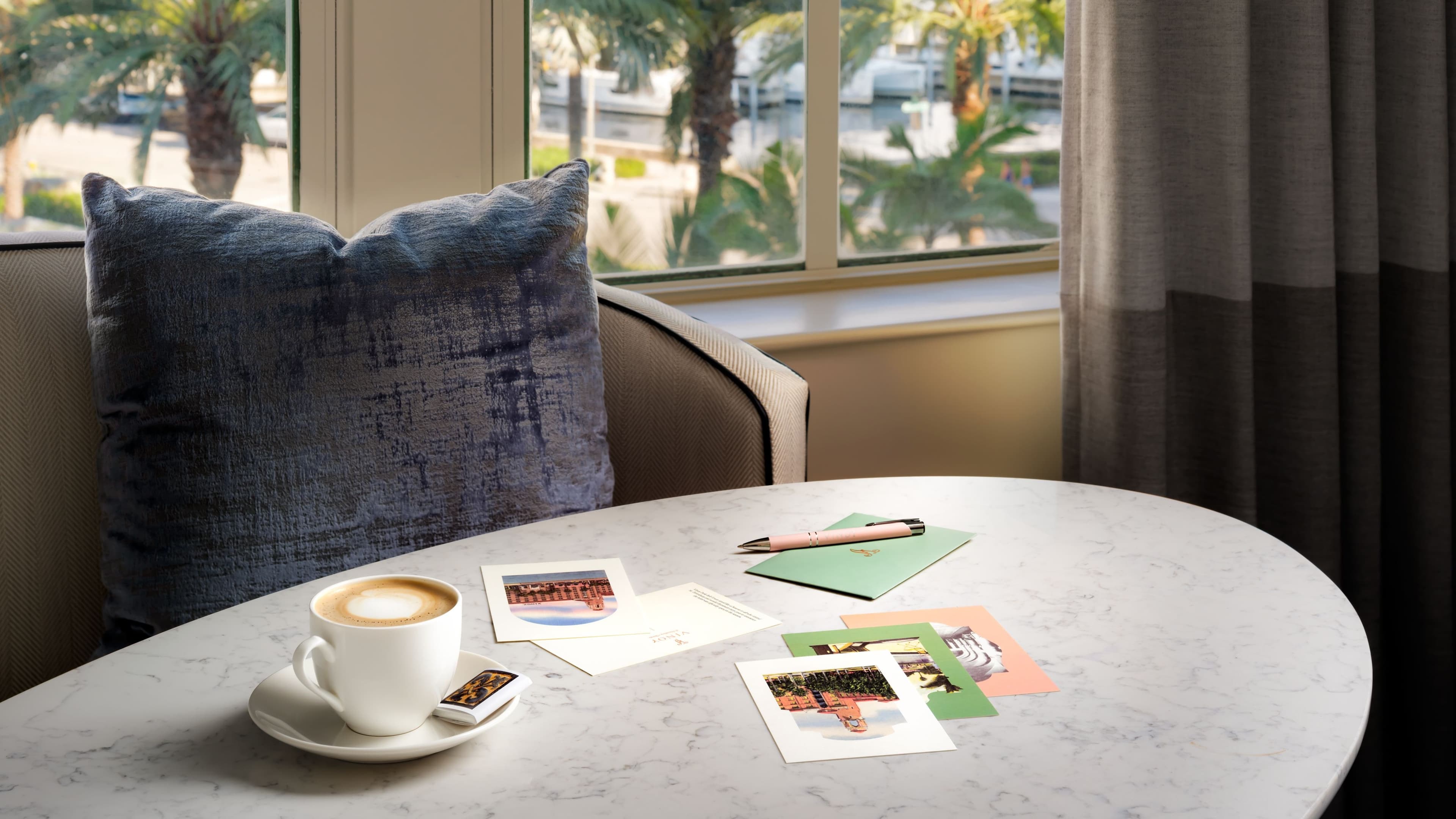 Deluxe Historic - Image 2