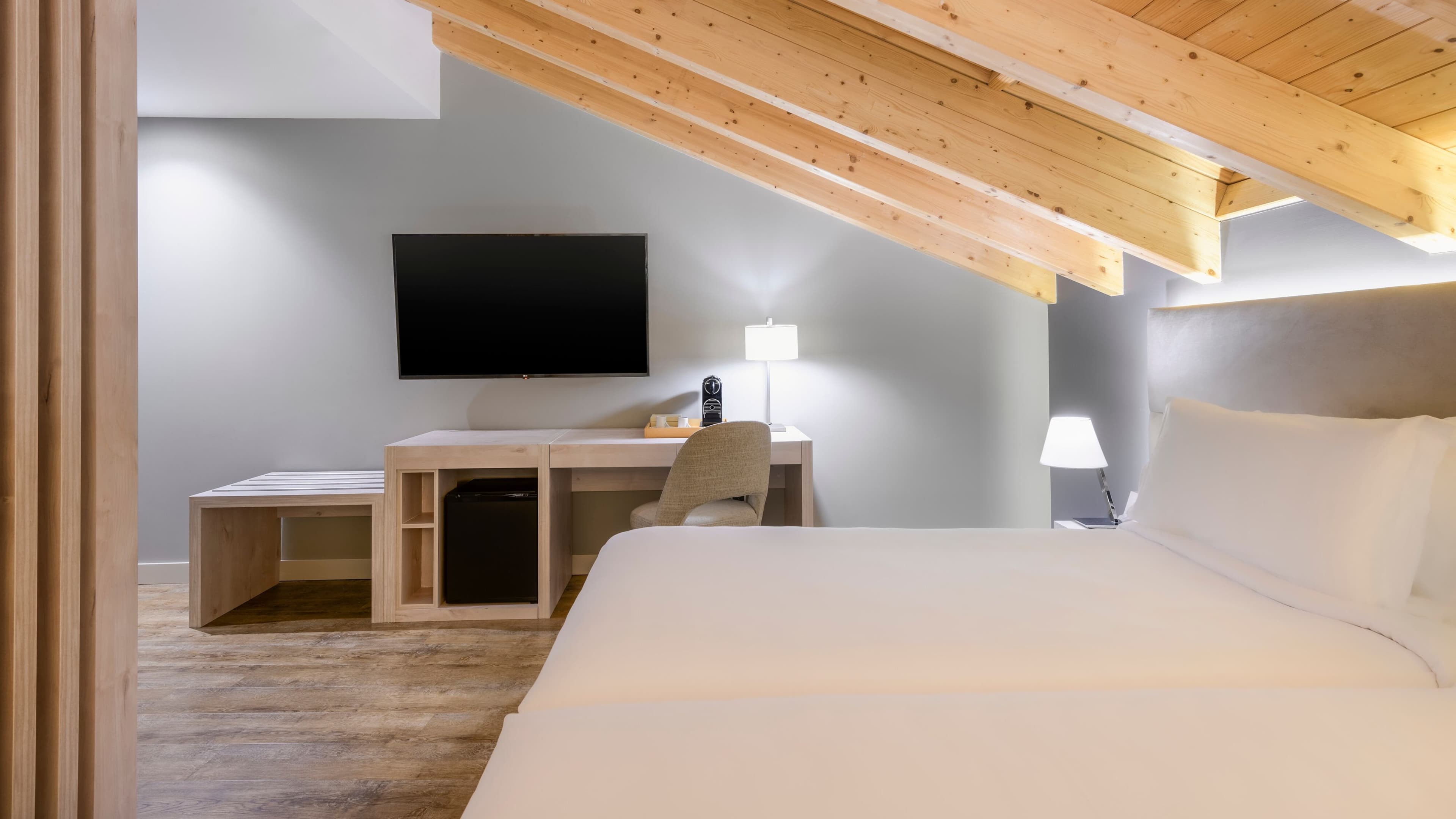 Deluxe Guest room - Image 2