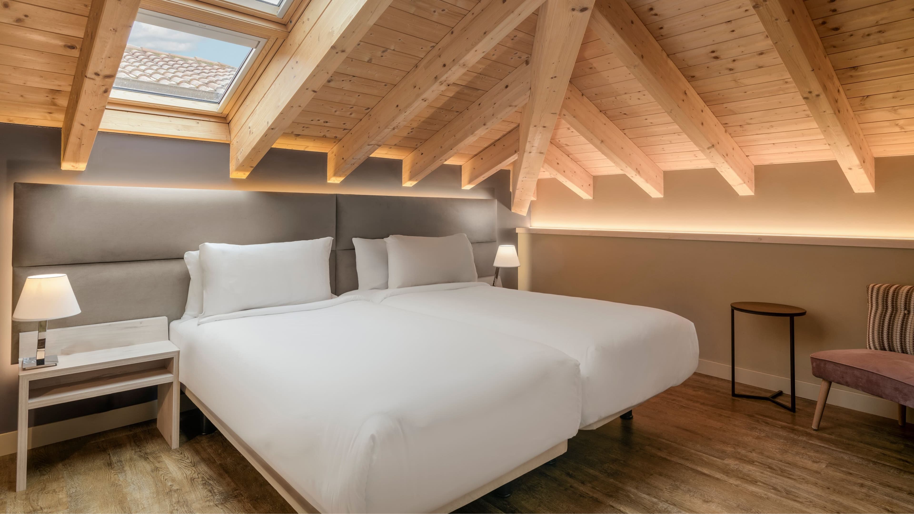 Deluxe Guest room - Image 1