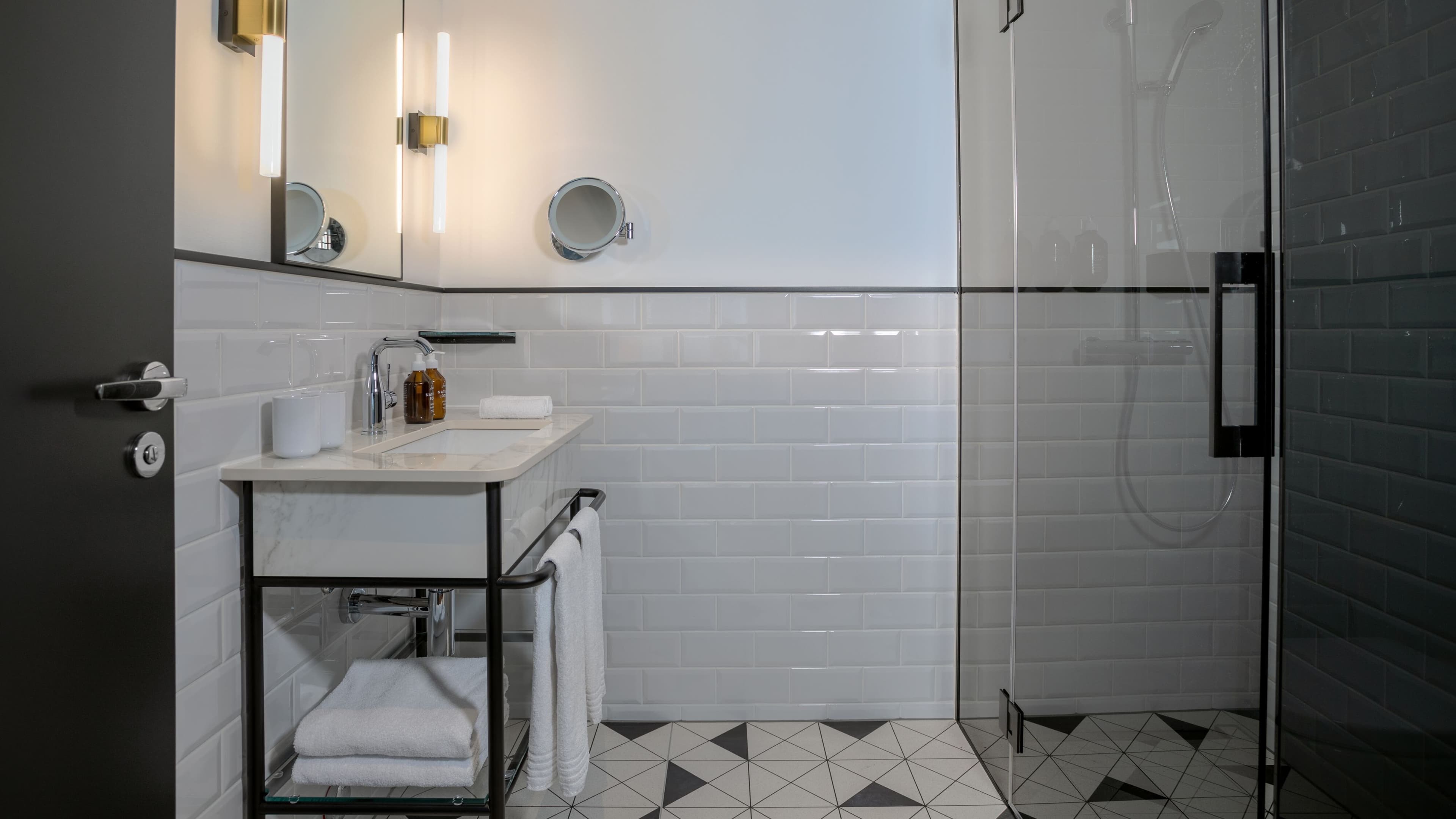 Superior Guest Room - Image 3