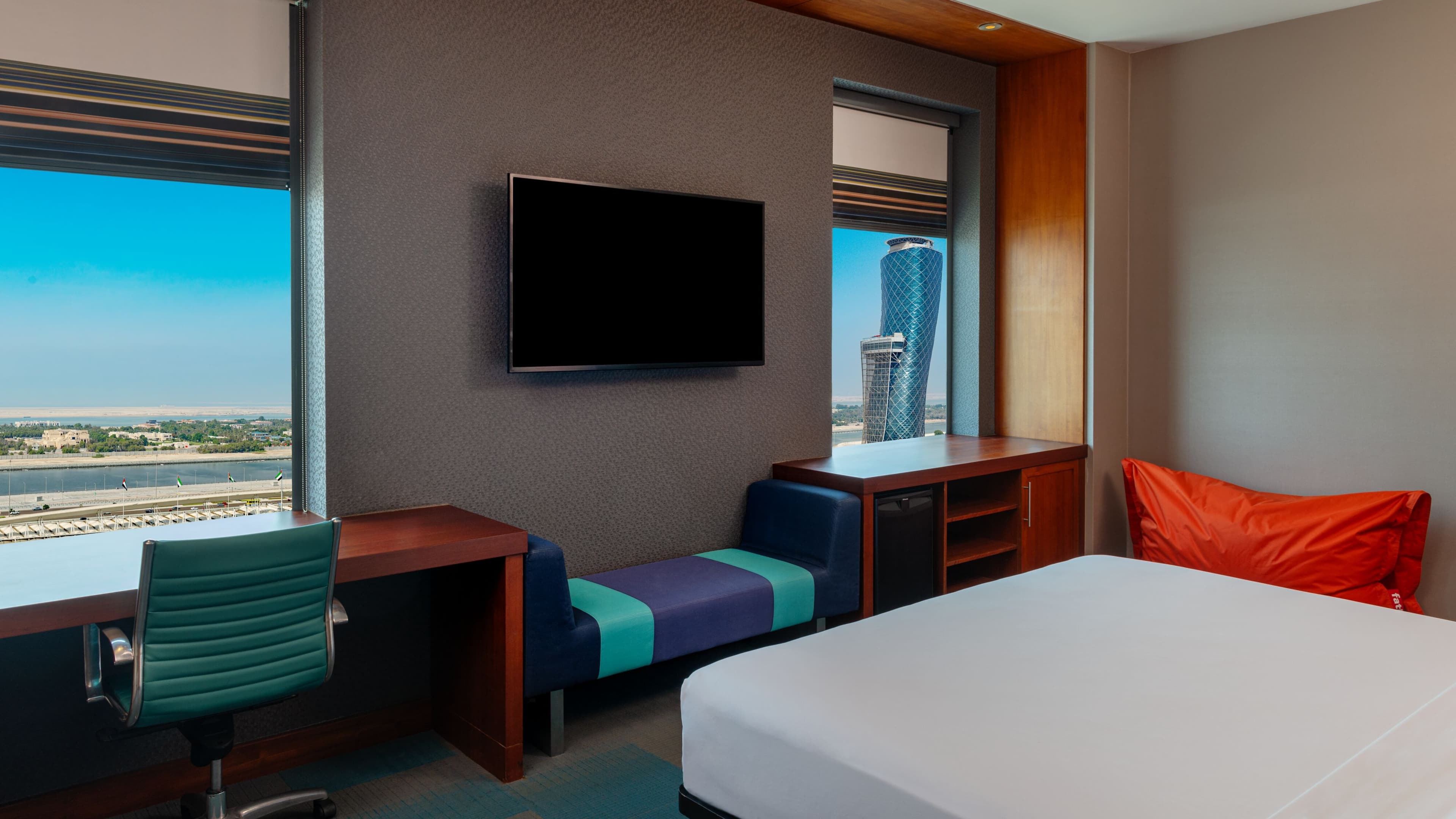 Aloft Room - Image 5