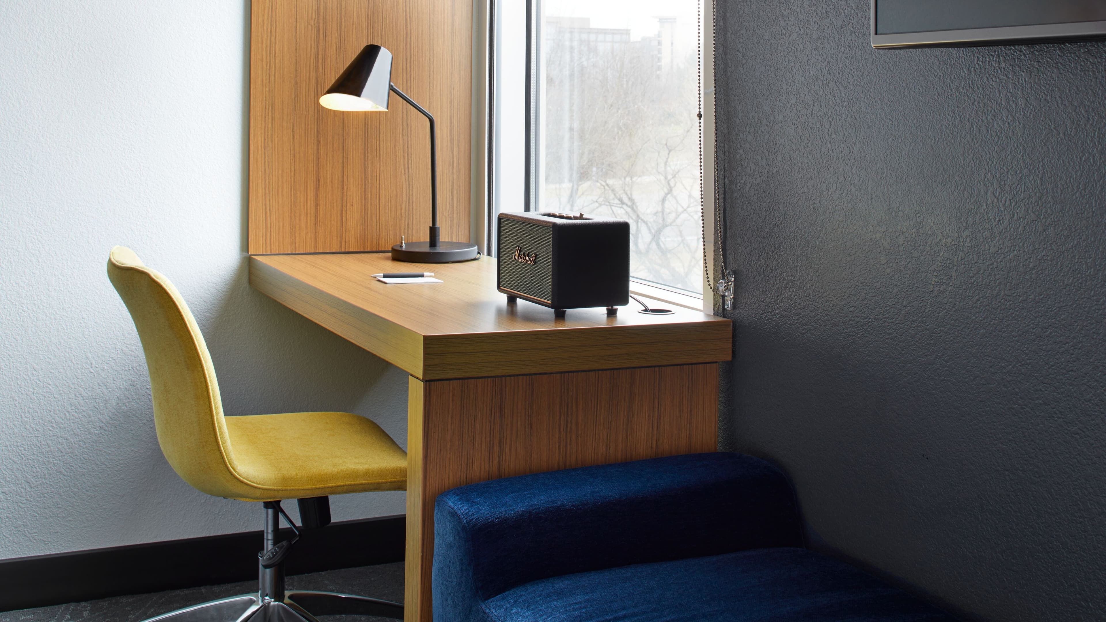 Aloft Room - Image 3