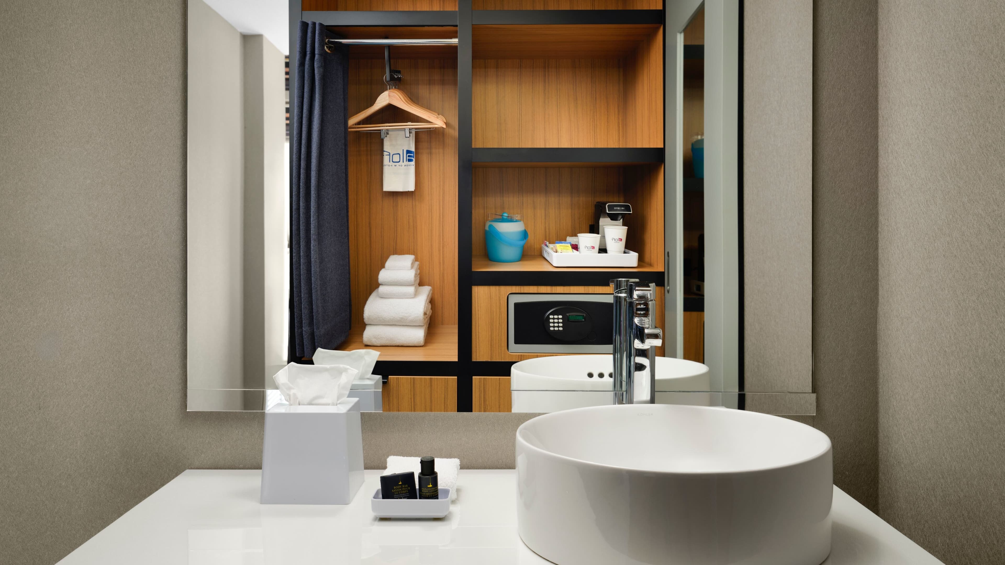 Traditional King Room - Image 5