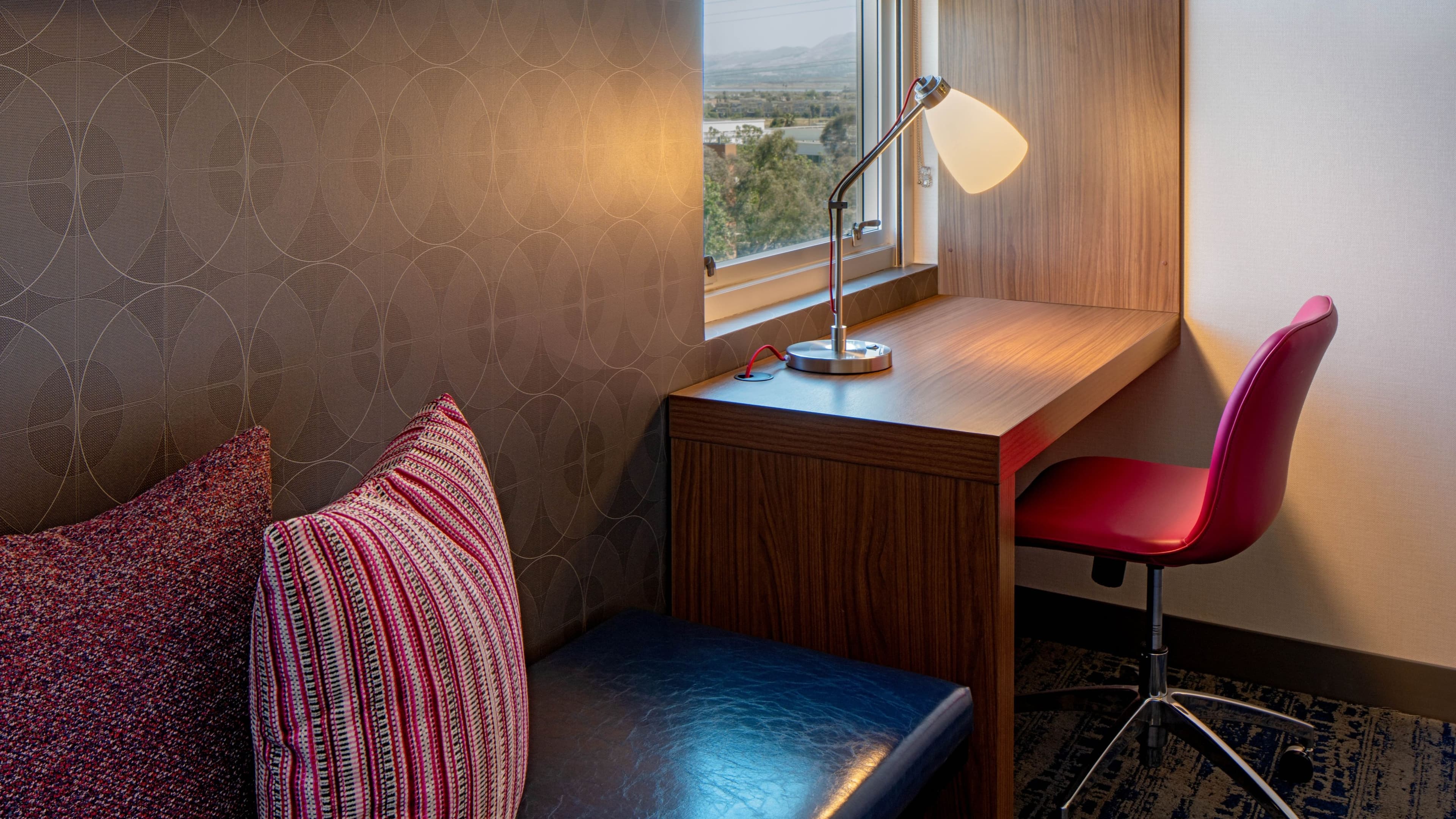 Aloft Room - Image 3