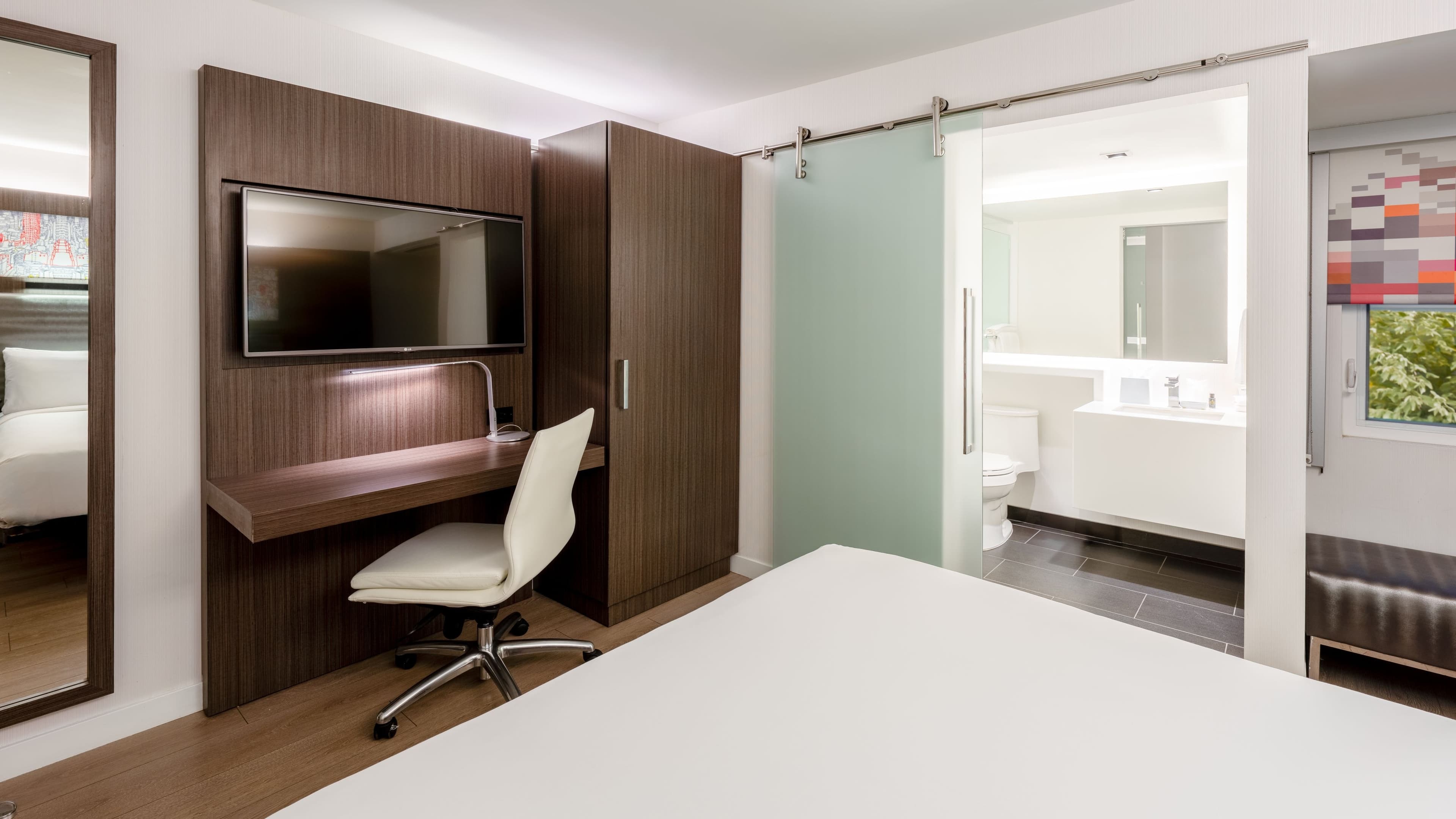 Aloft Guest Room - Image 2
