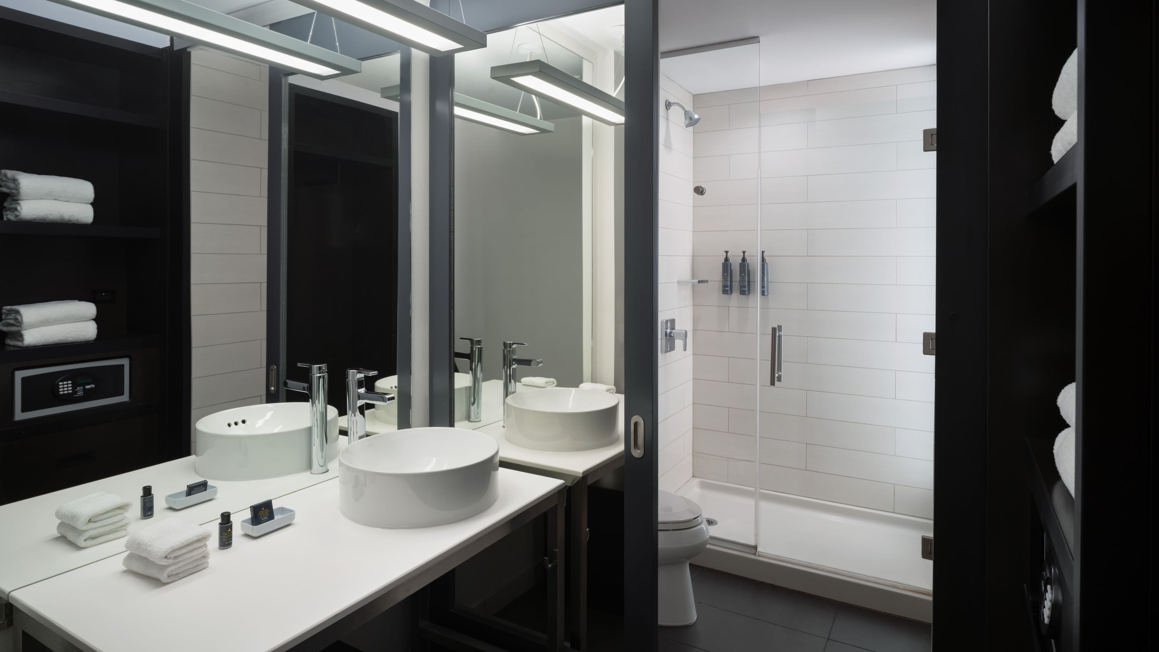 Renovated Aloft Room - Image 5