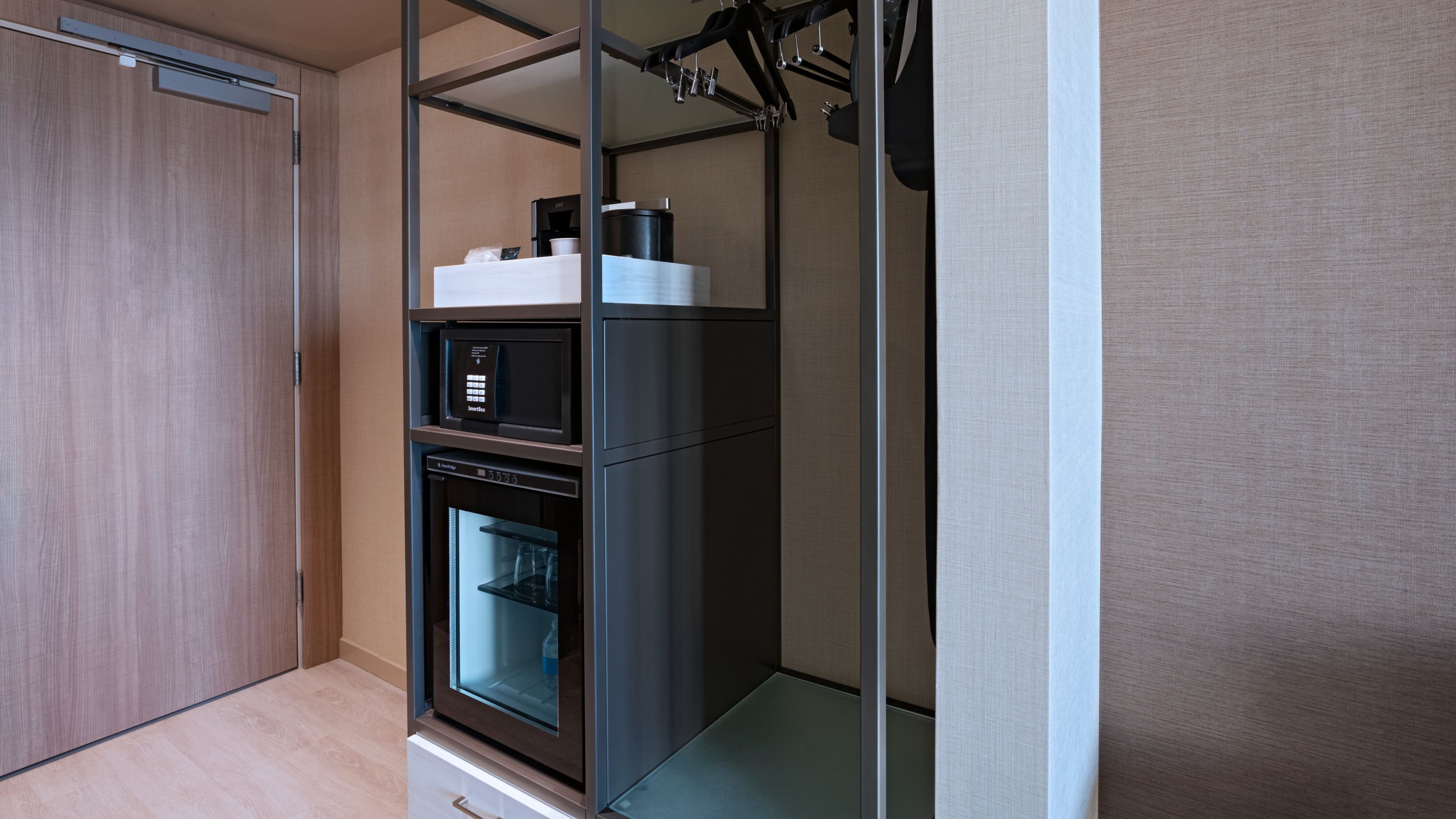 Extended Deluxe Two Queen - Image 2