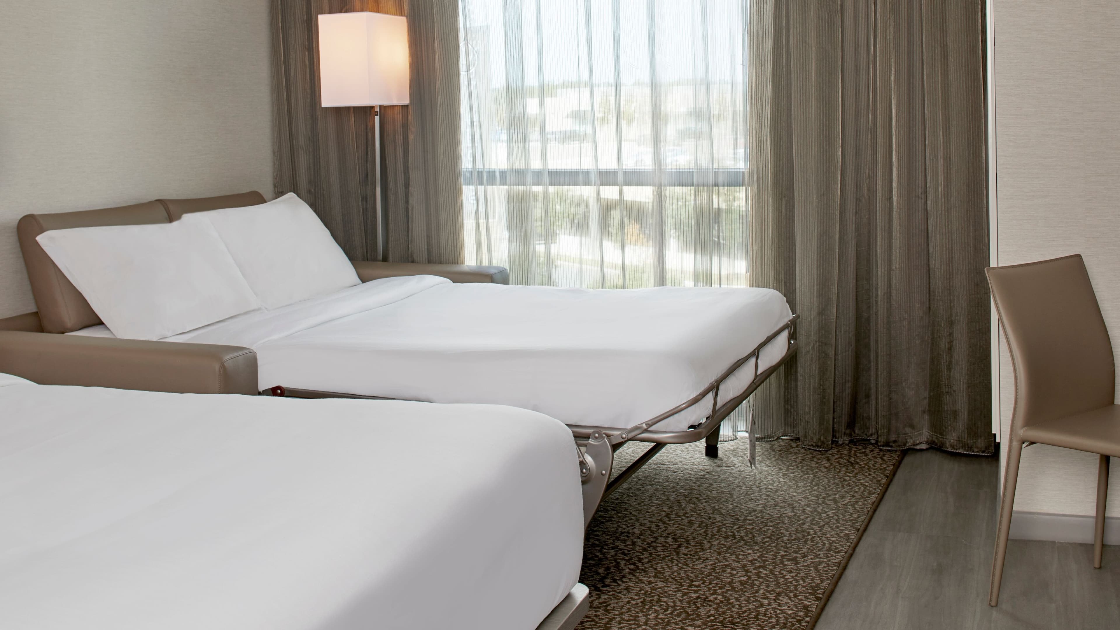 1 King Guest Room - Image 6