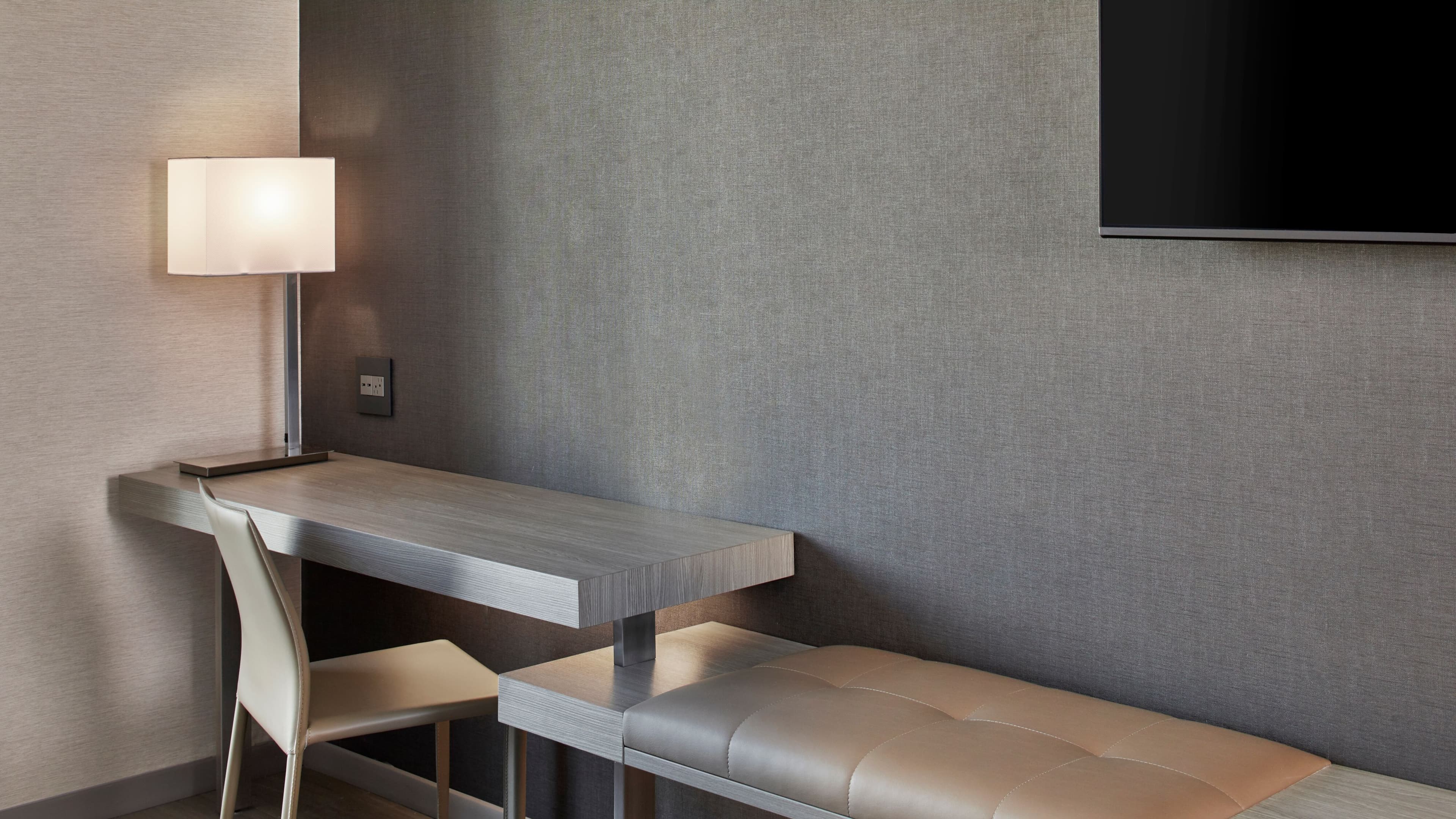 1 King Guest Room - Image 4