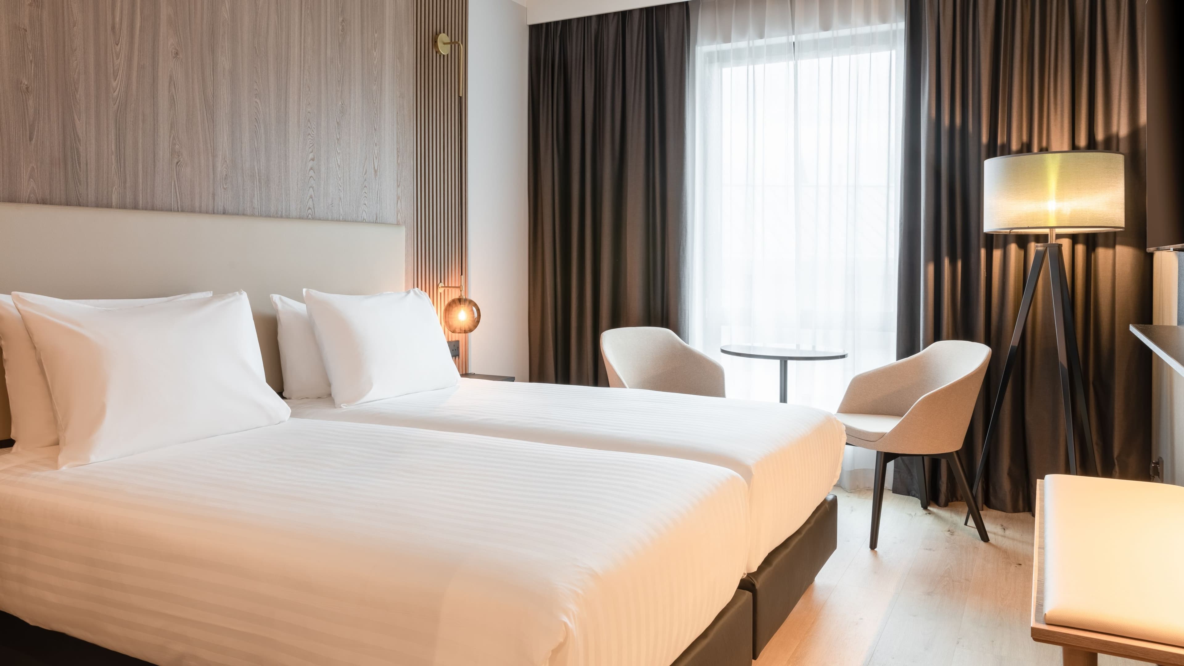 Standard Twin - Image 1