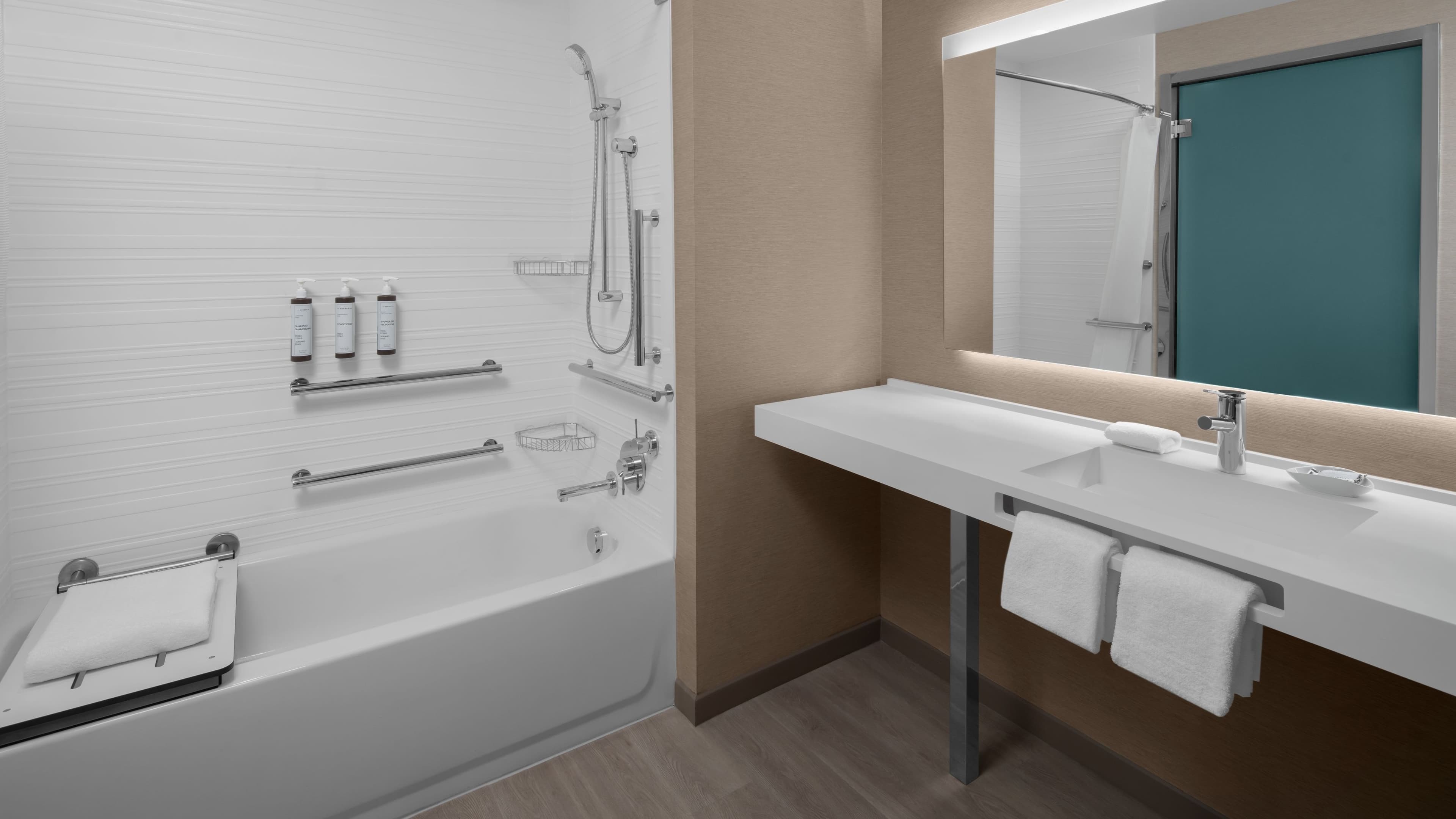 King Guest Room - Image 6