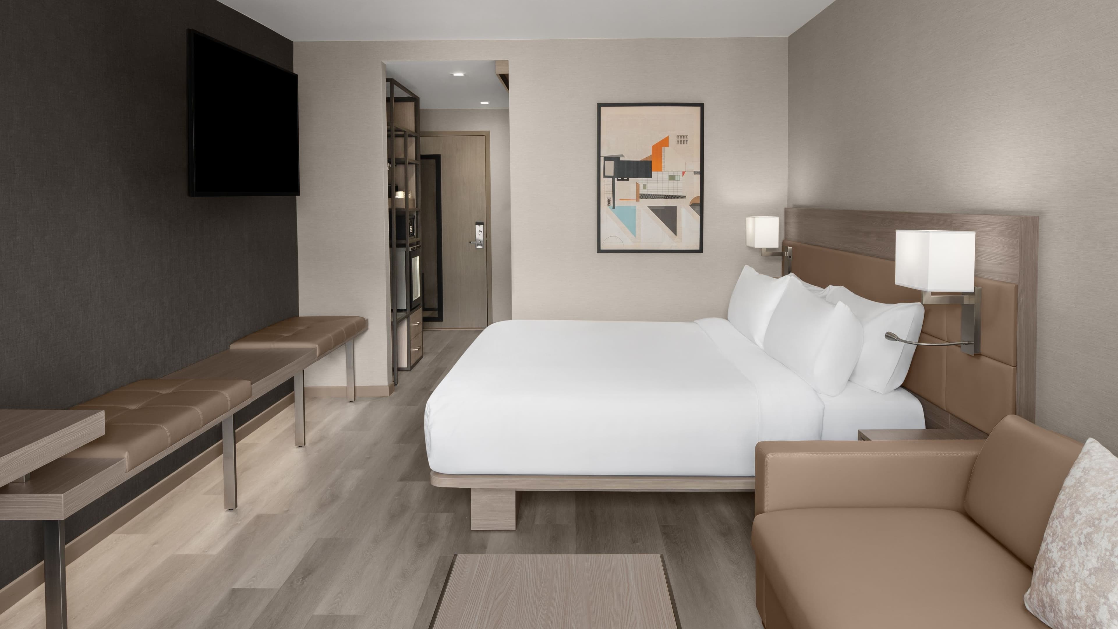 King Guest Room - Image 1