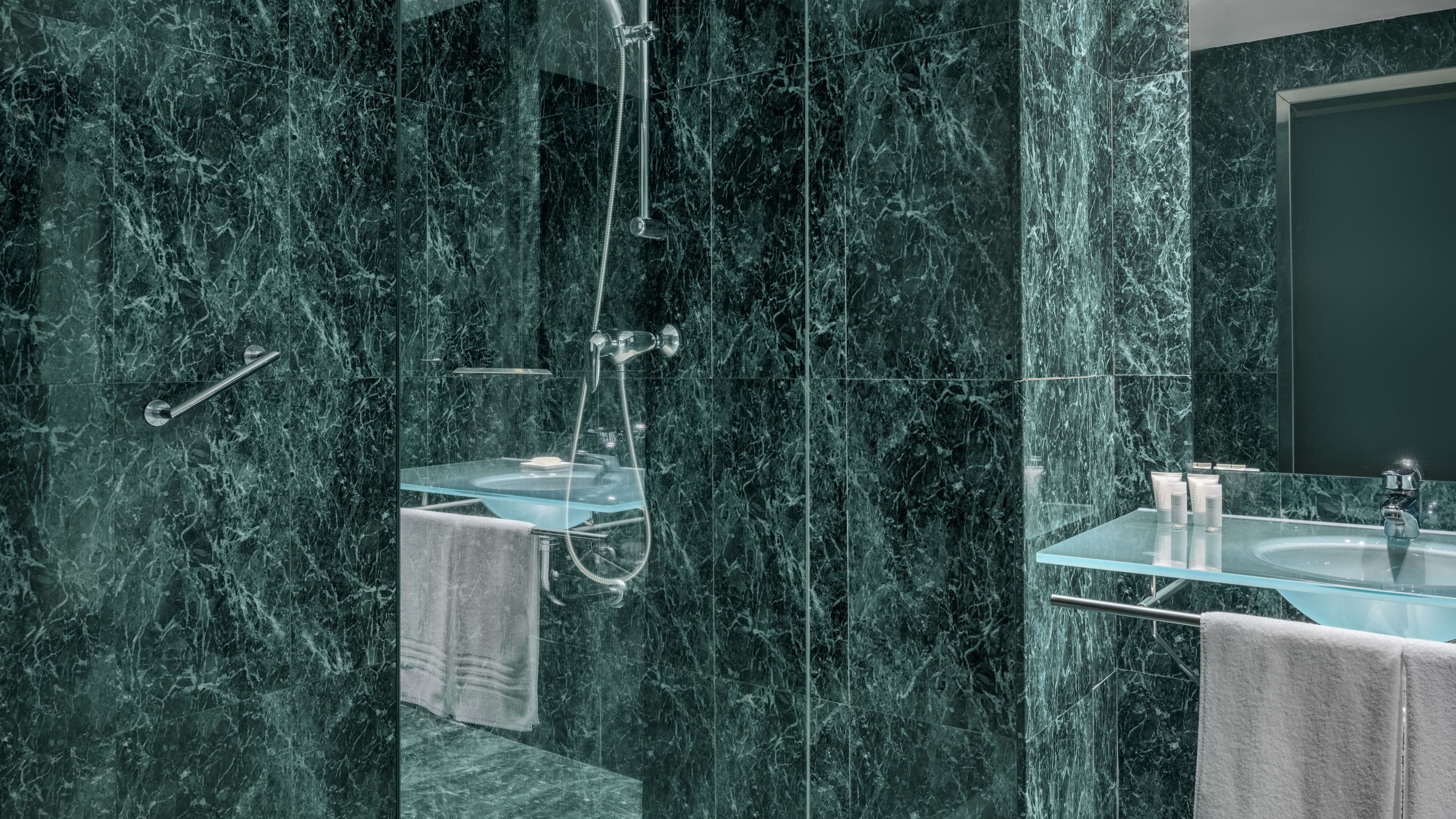 Standard Twin - Image 4