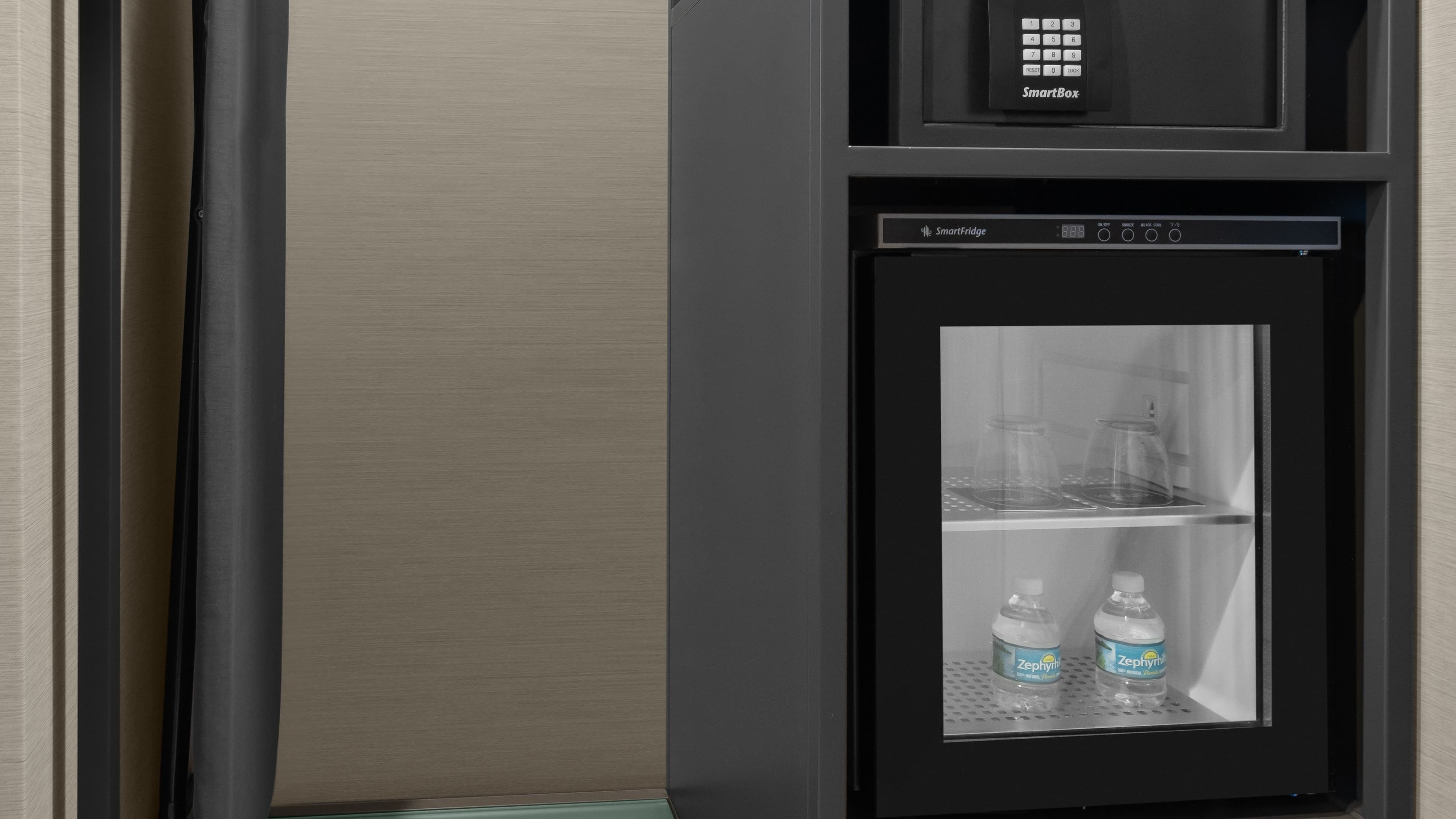 King Guest Room - Image 9