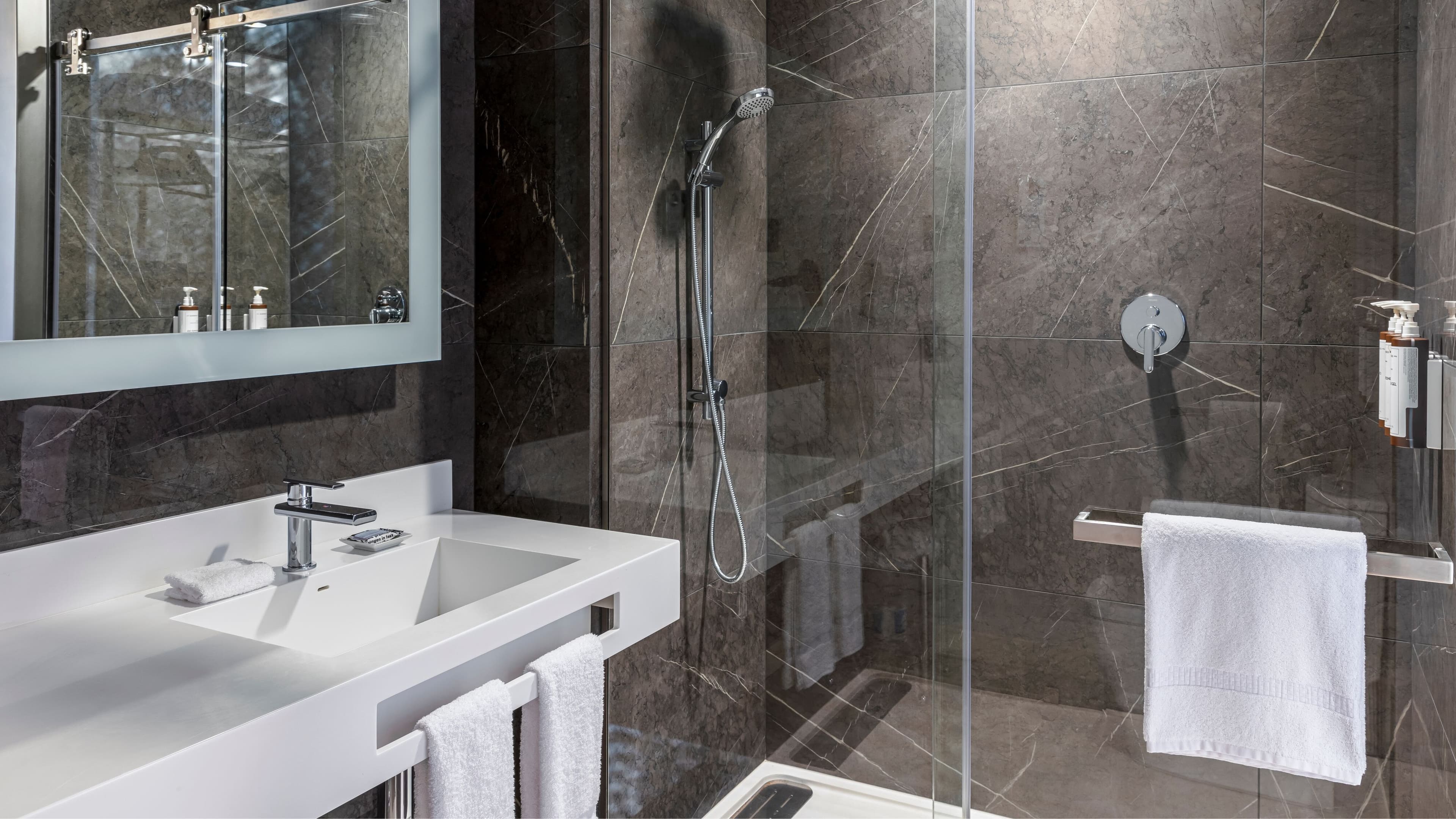 AC Guest Room King - Image 5