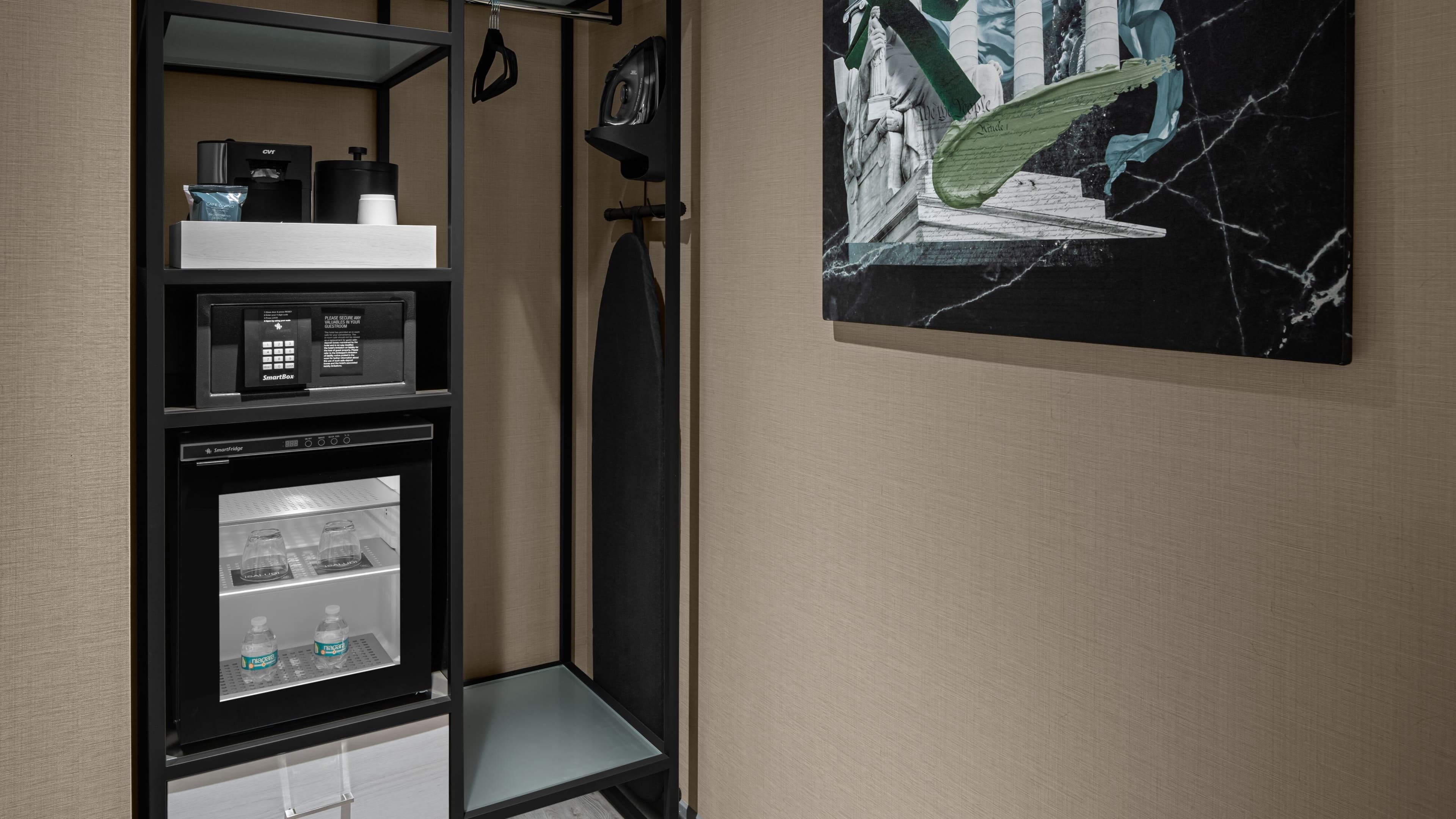 King Guest Room - Image 4