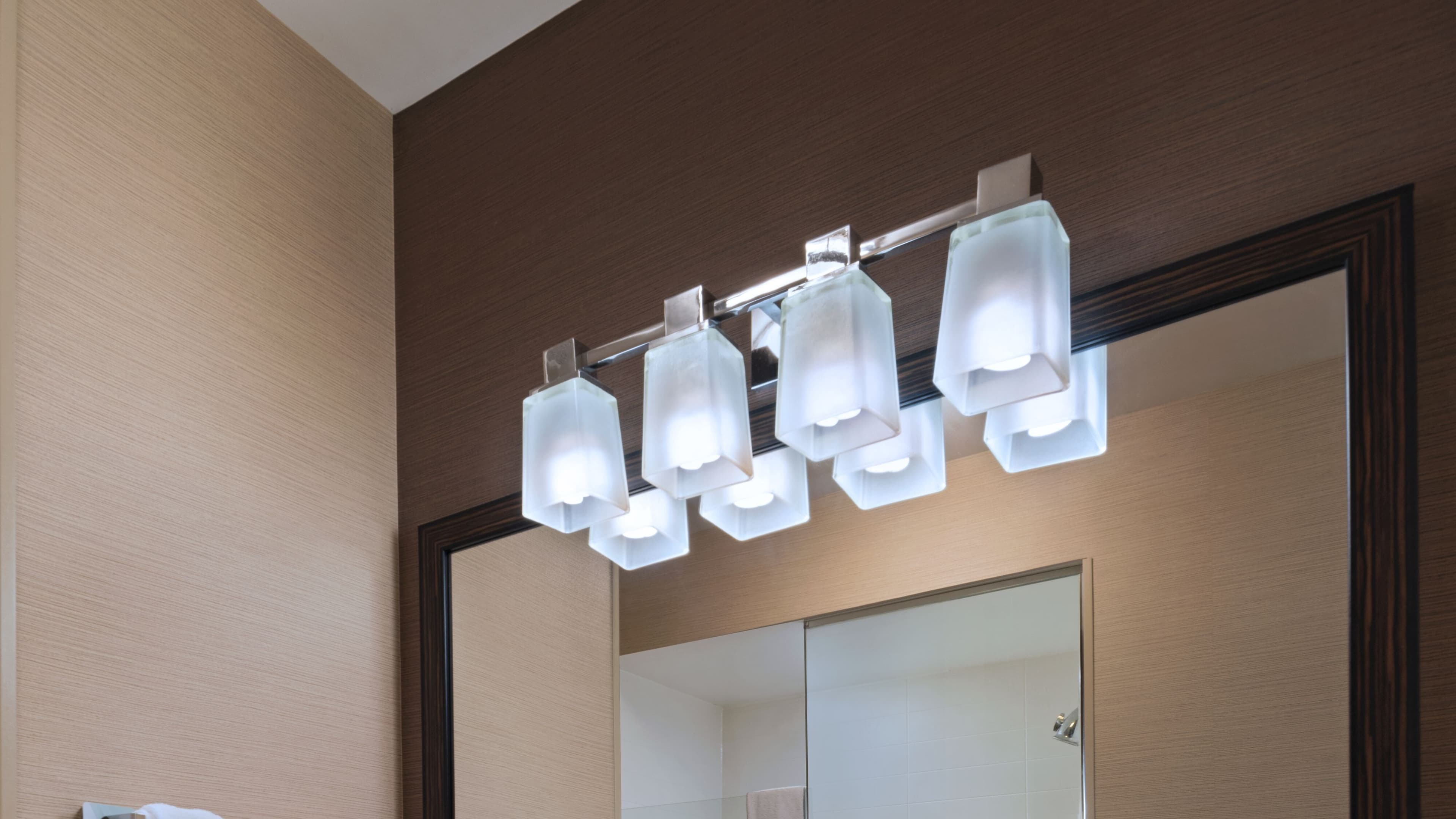 King Guest Room - Image 4