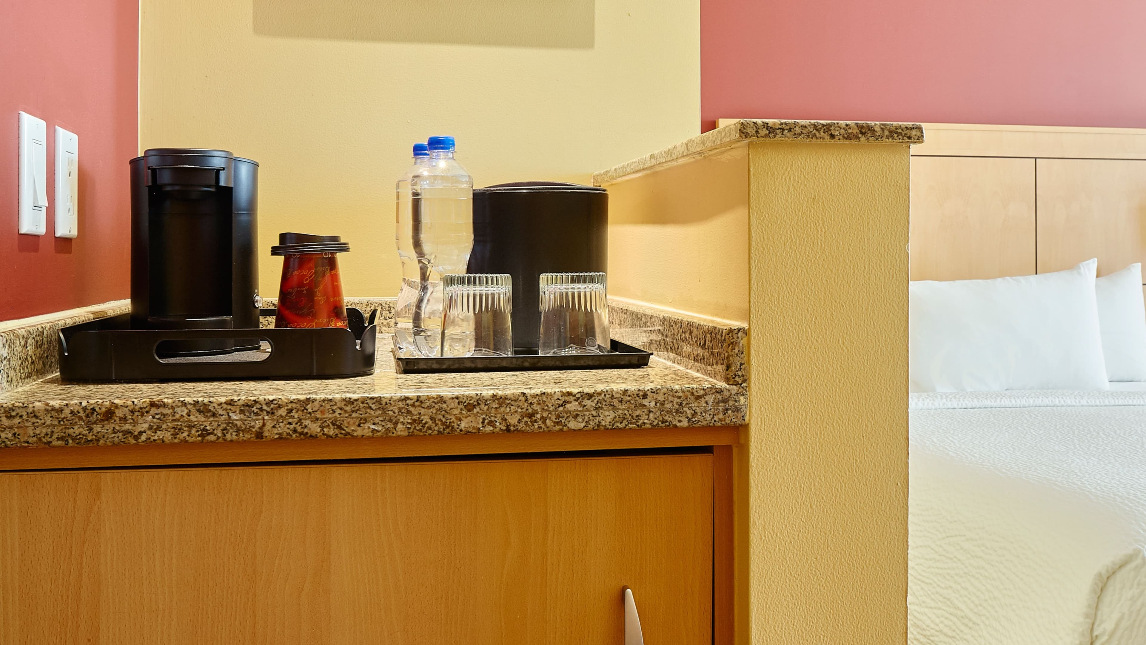 2 Queen beds - Image 7