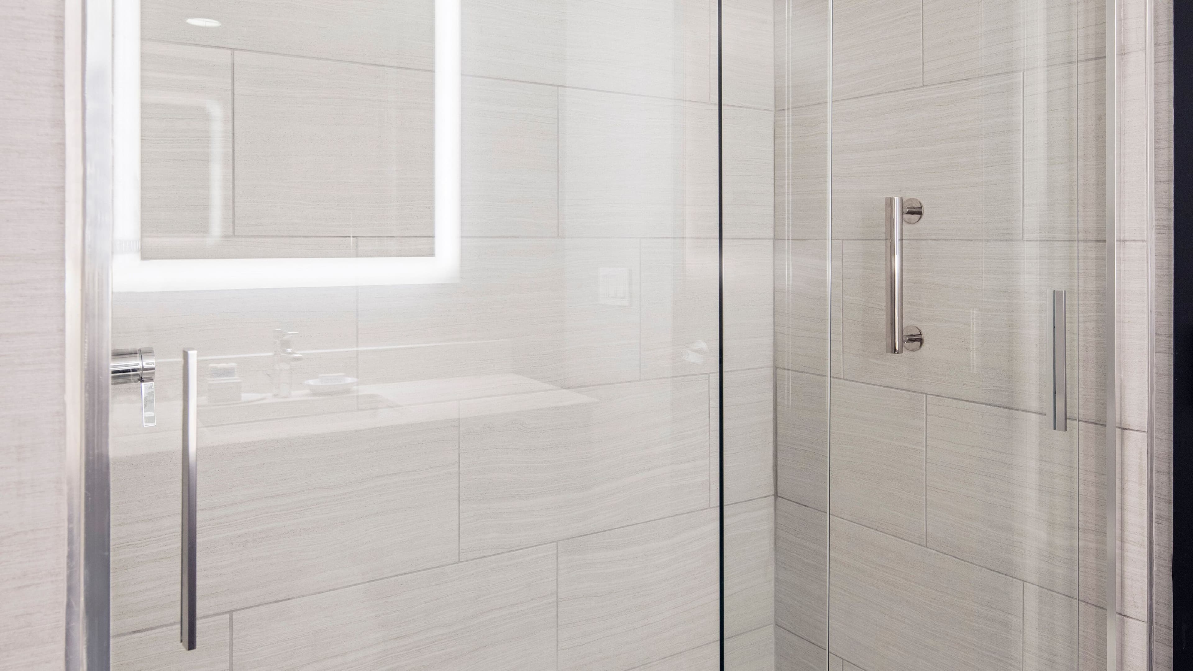 1 King Bed - Image 3