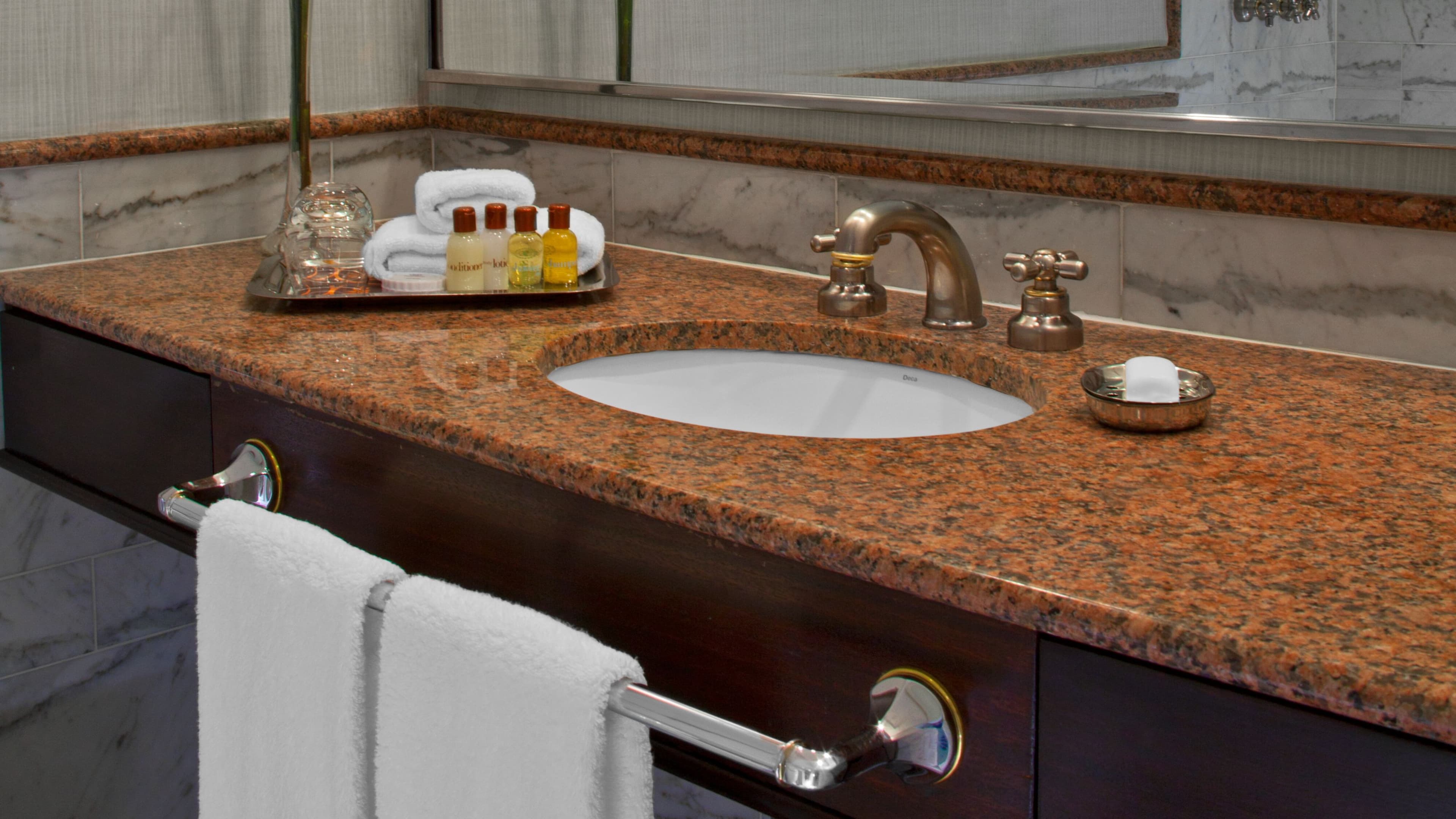 Classic King Room - Image 3