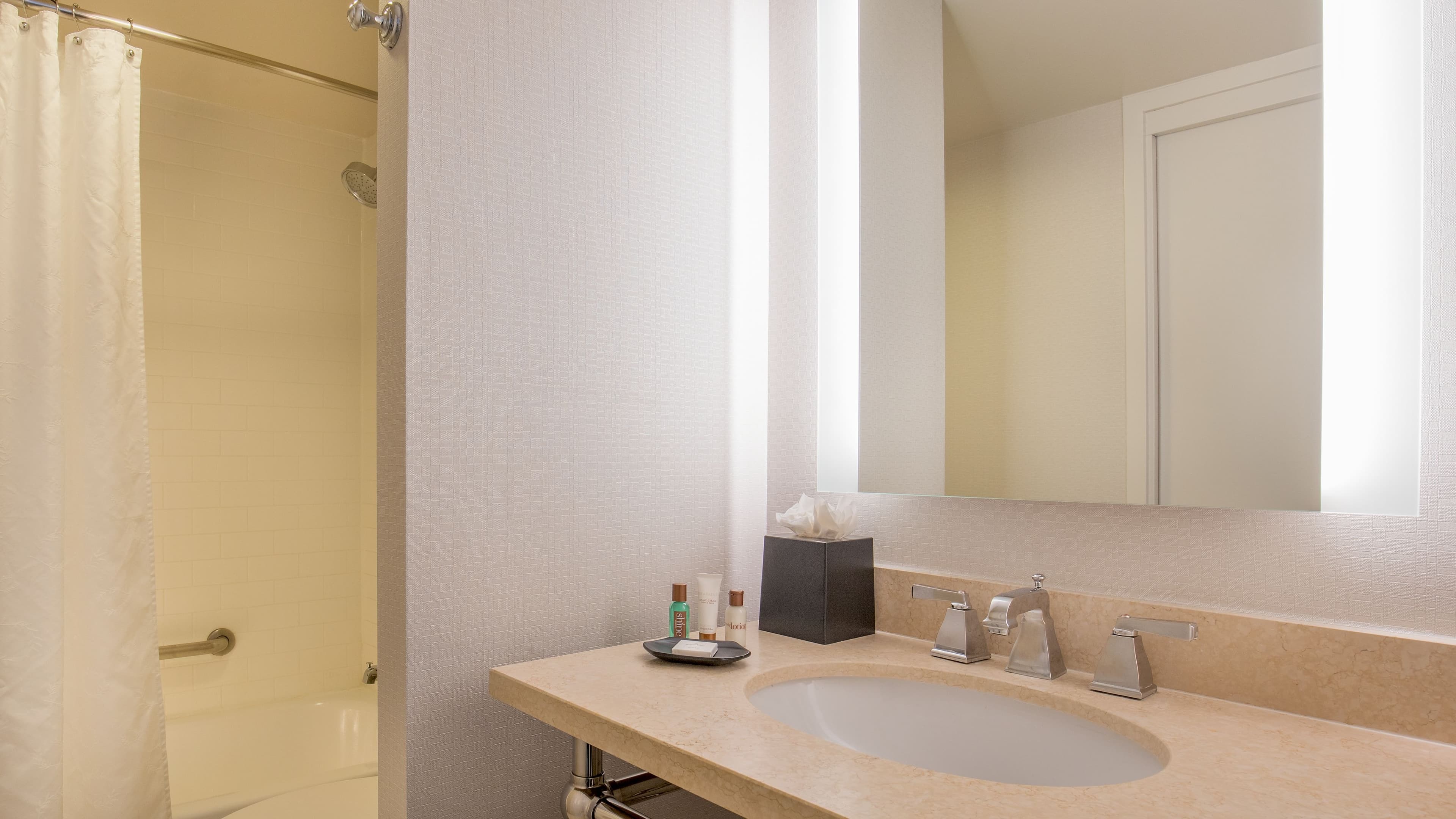 1 Bedroom Suite - Image 3