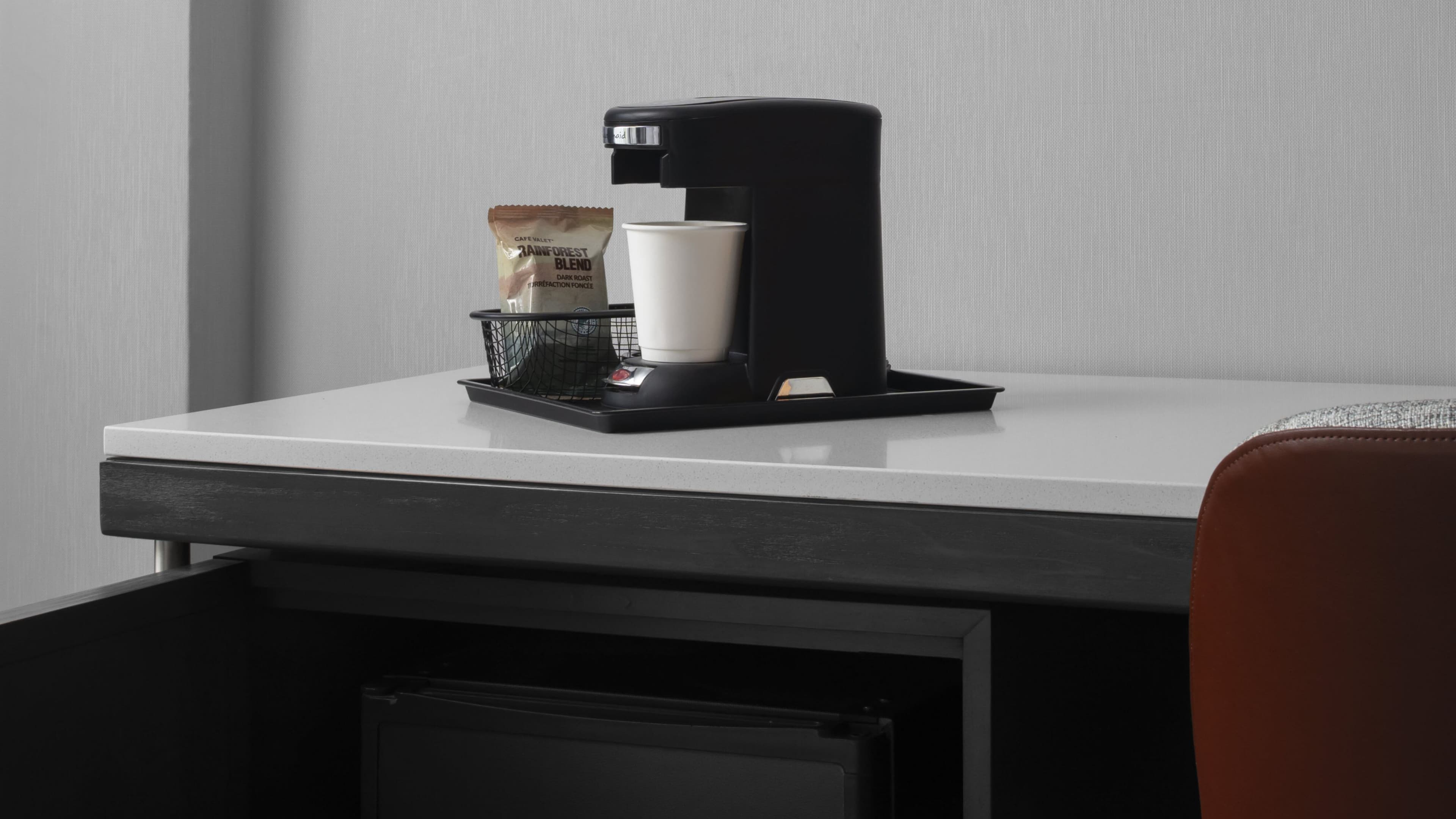 Newly Renovated 2 Queen - Image 4