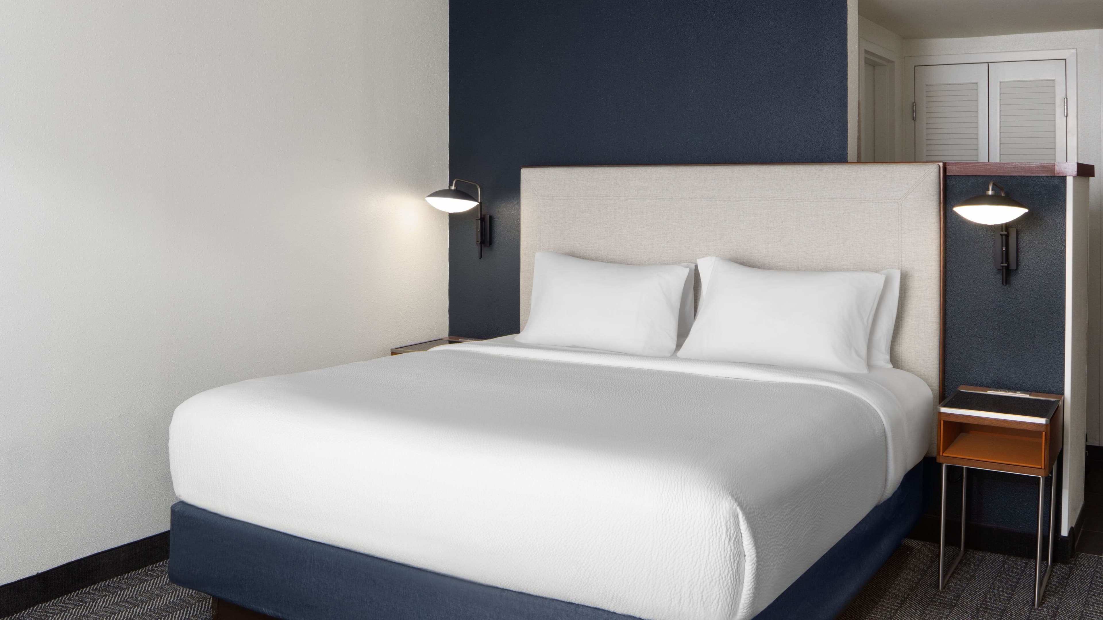 King Guest Room - Image 1