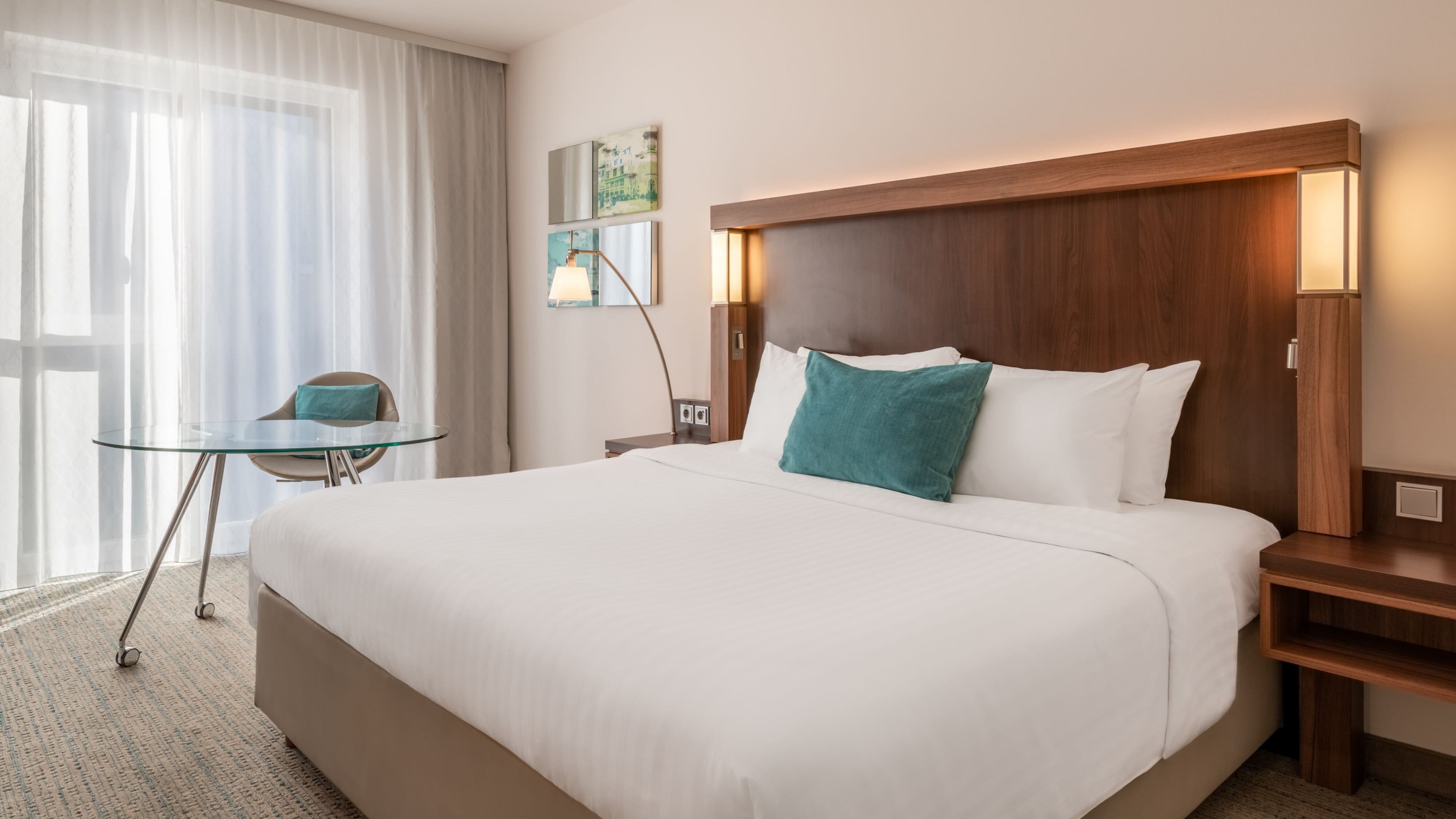 Deluxe King Room - Image 1