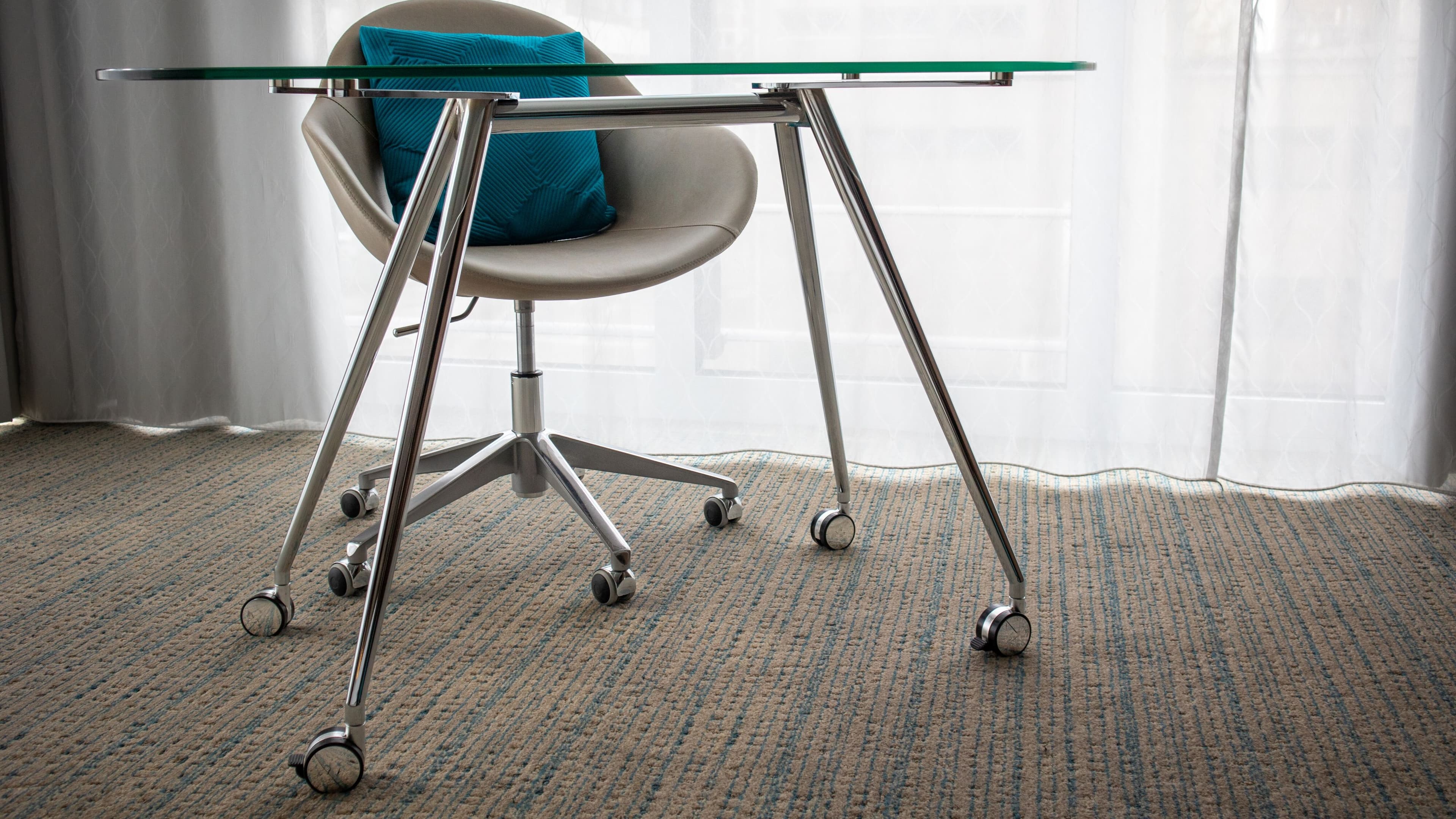 Deluxe King Room - Image 3