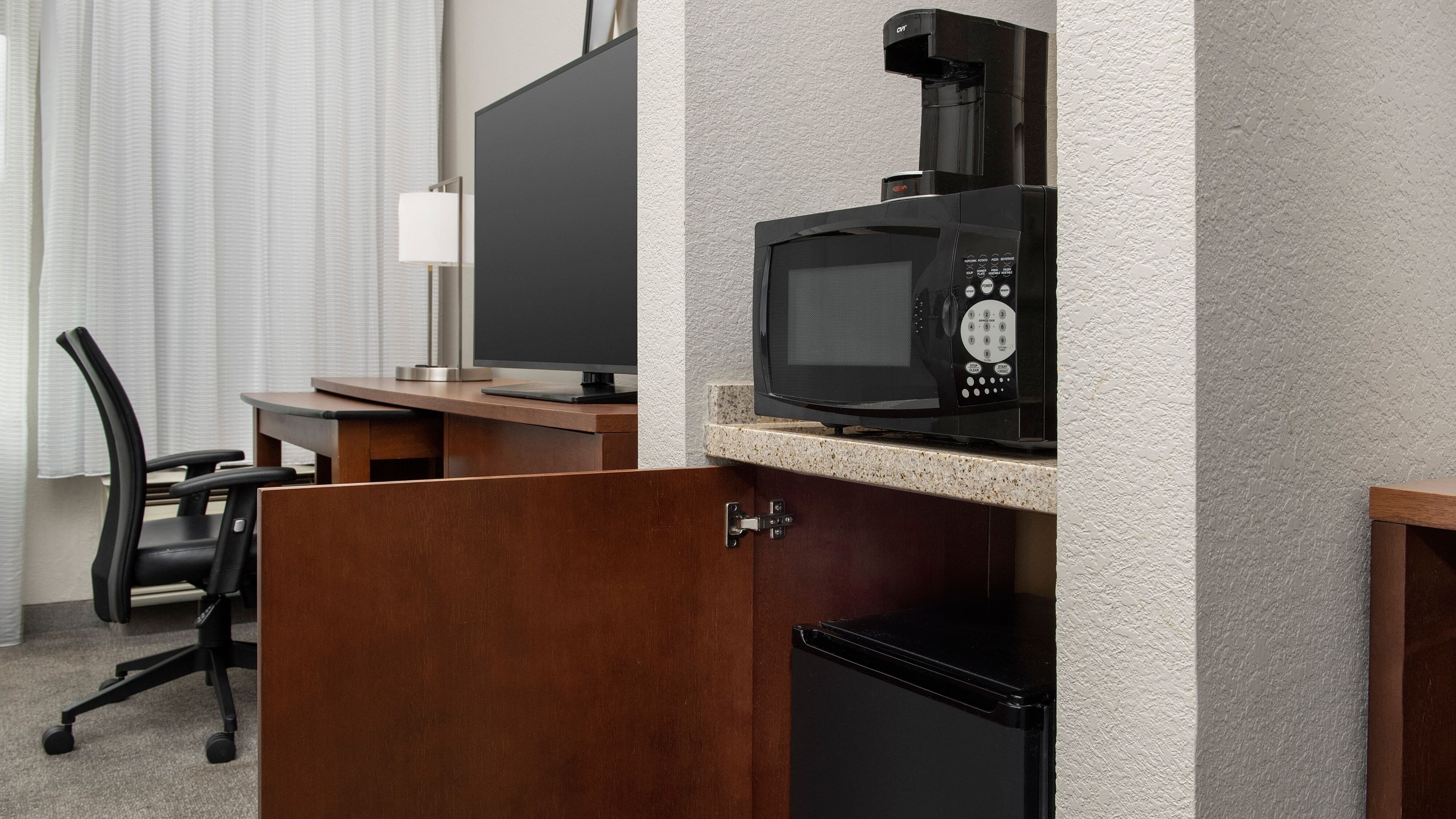 1 King Bed - Image 3