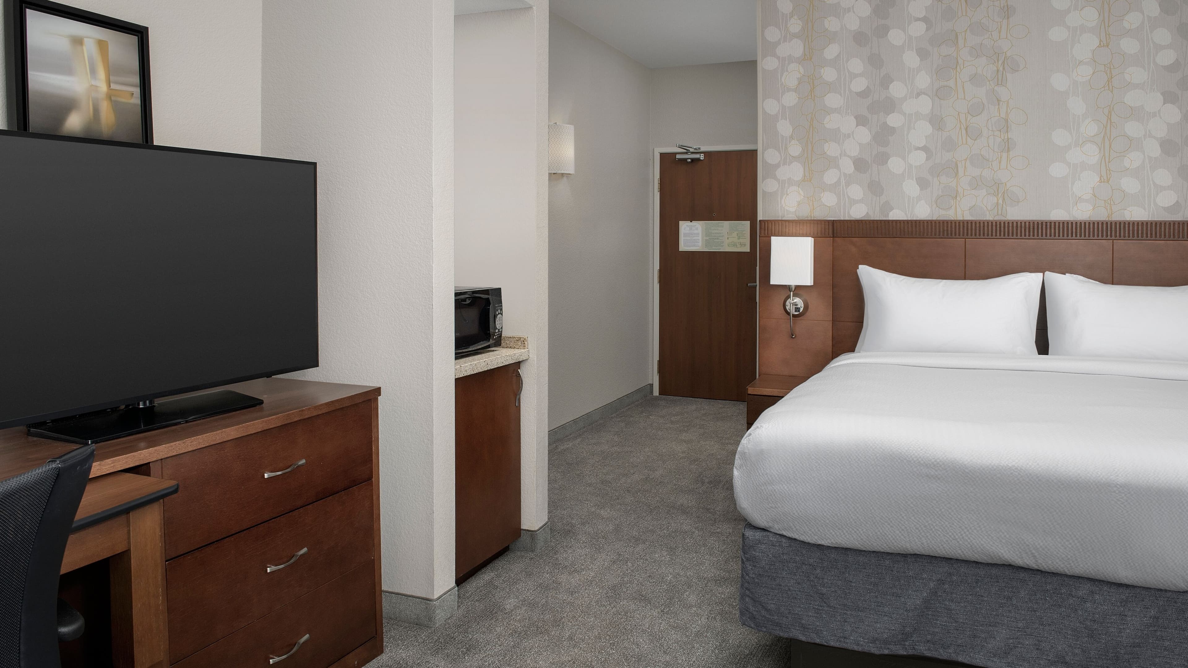 1 King Bed - Image 2