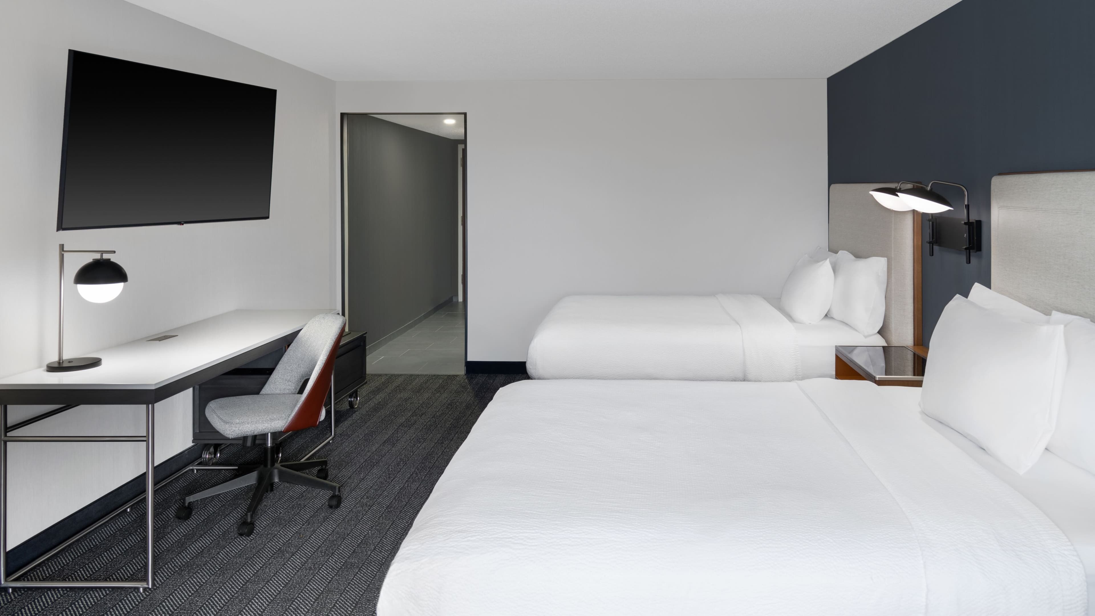 Queen/Queen - Image 1