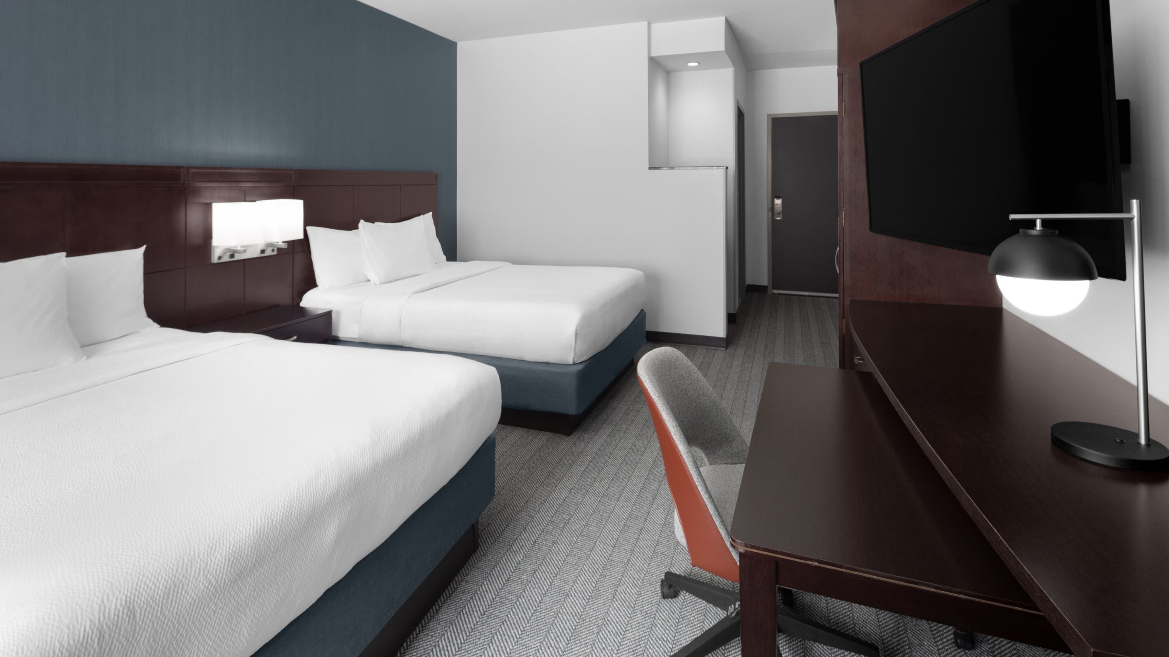 2 Queens Guest Room - Image 1