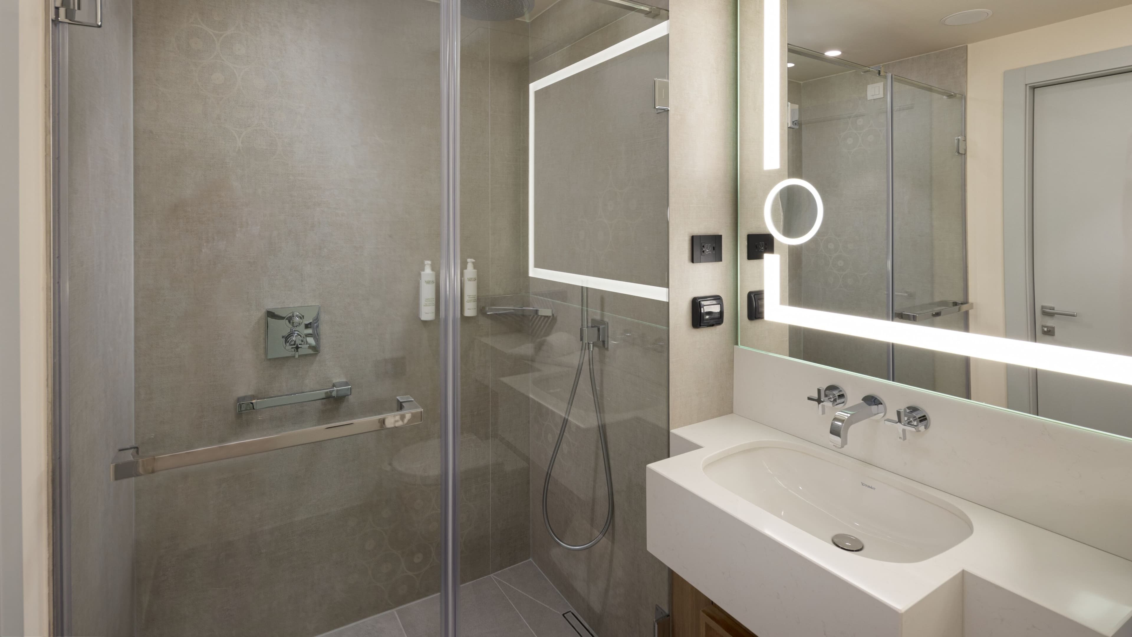 Standard King - Image 5