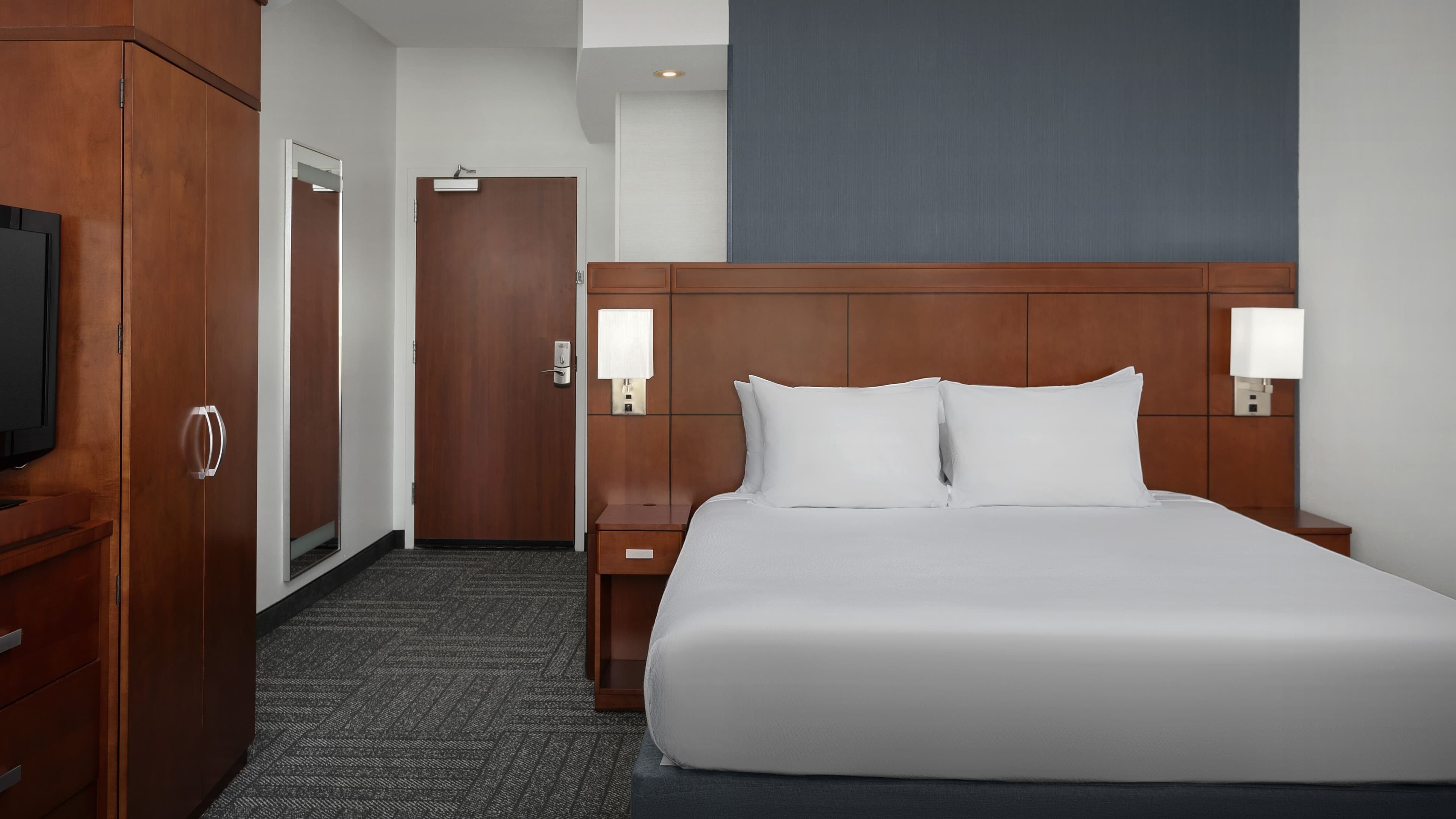 King Guest Room - Image 1