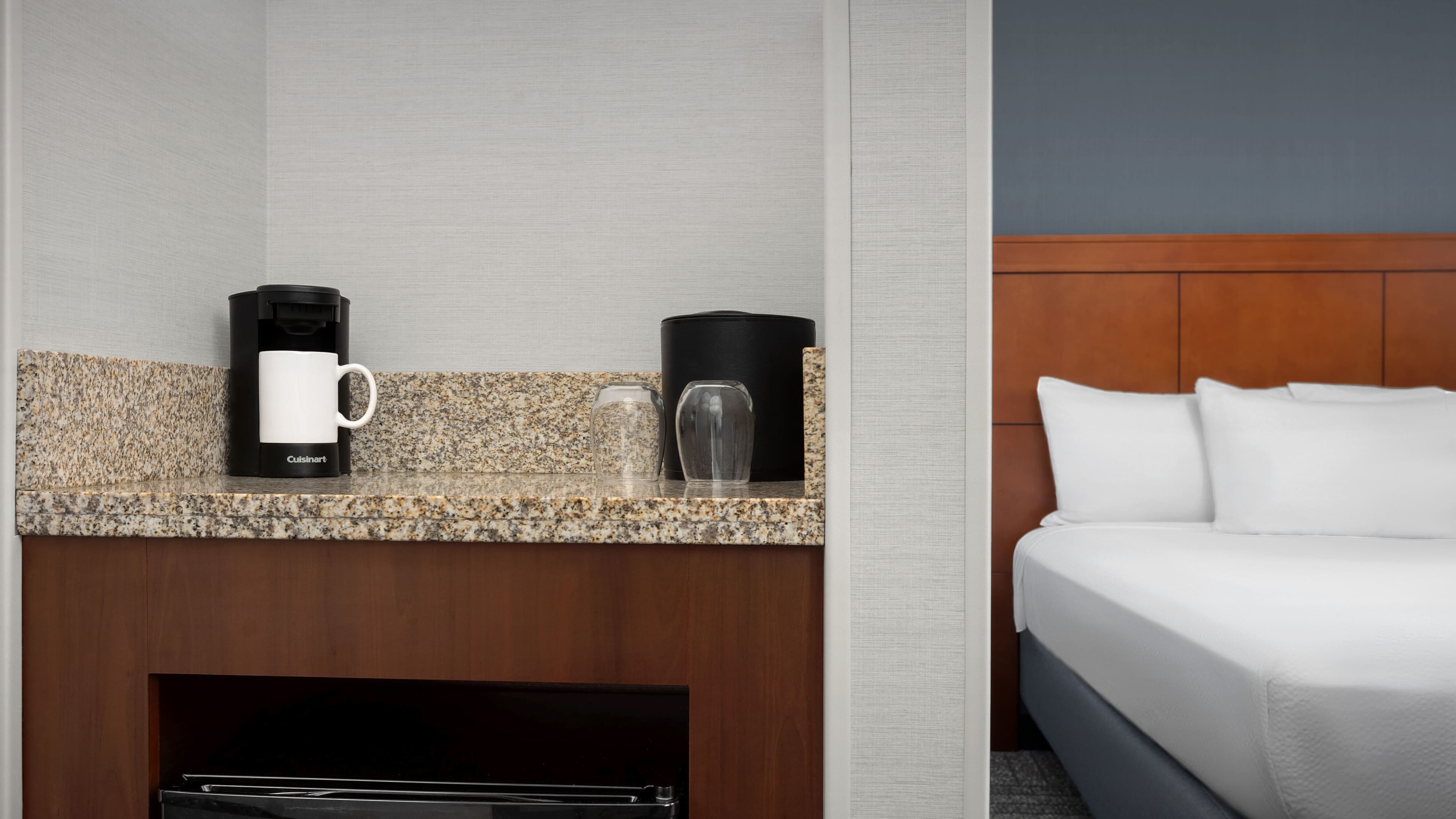 King Guest Room - Image 3