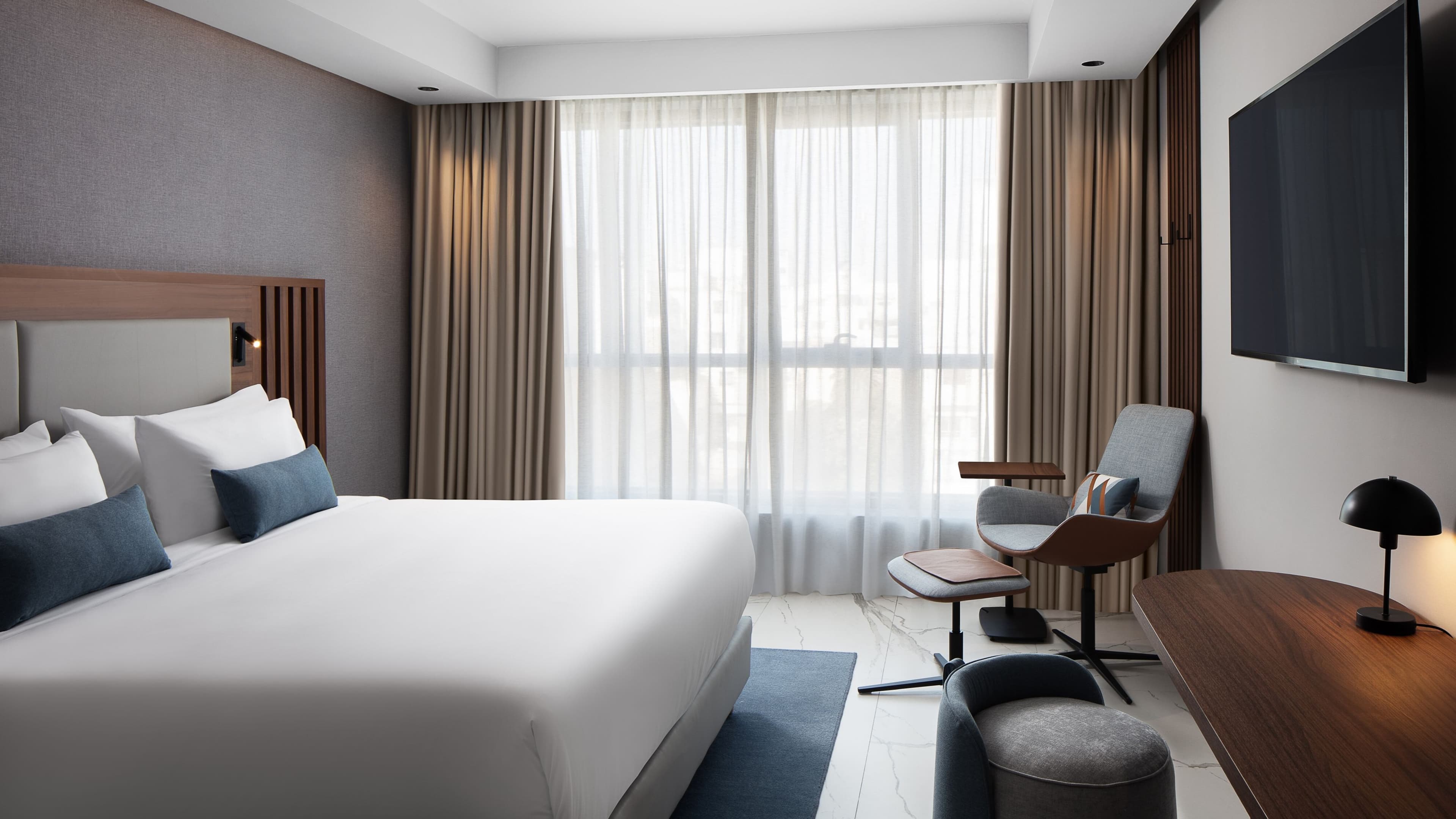 Standard King - Image 2