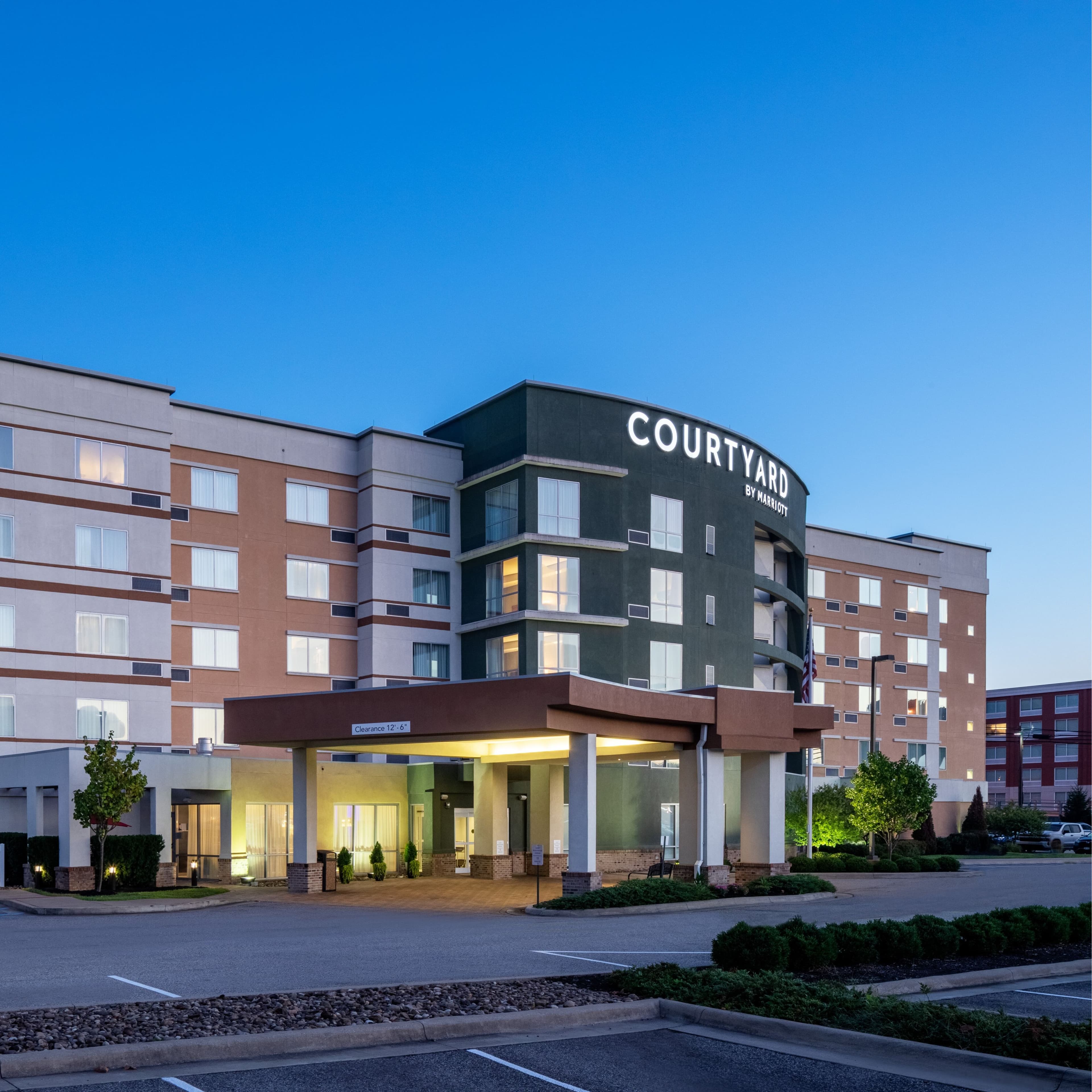 Courtyard Charleston Downtown/Civic Center