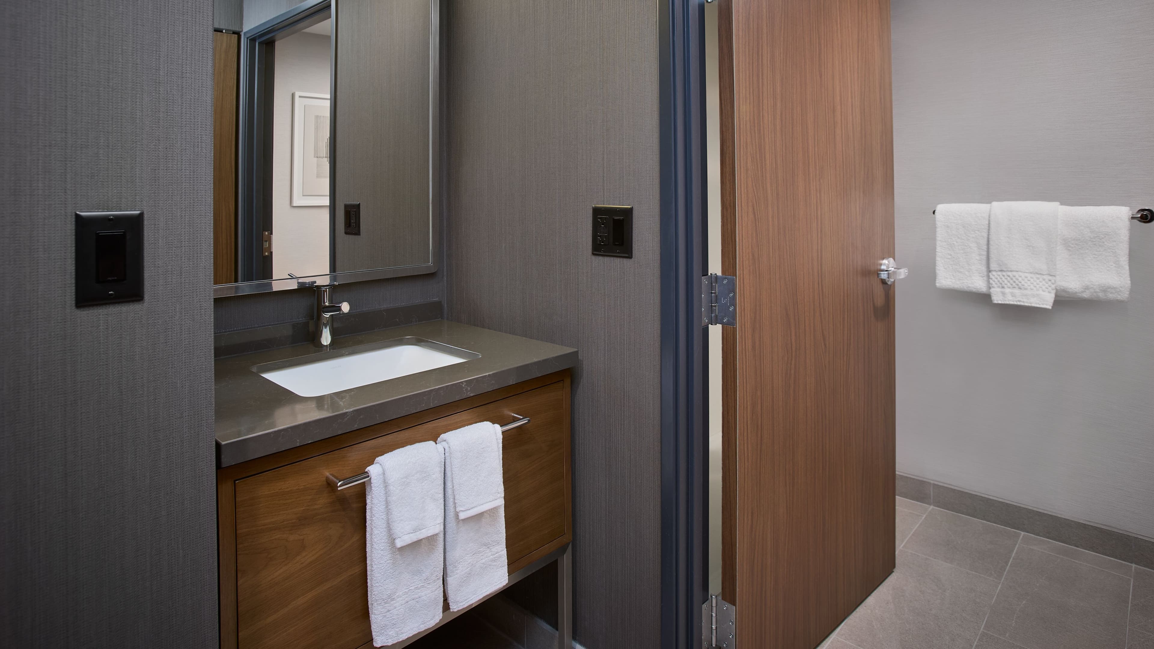 King withTwin Sofa Bed - Image 6