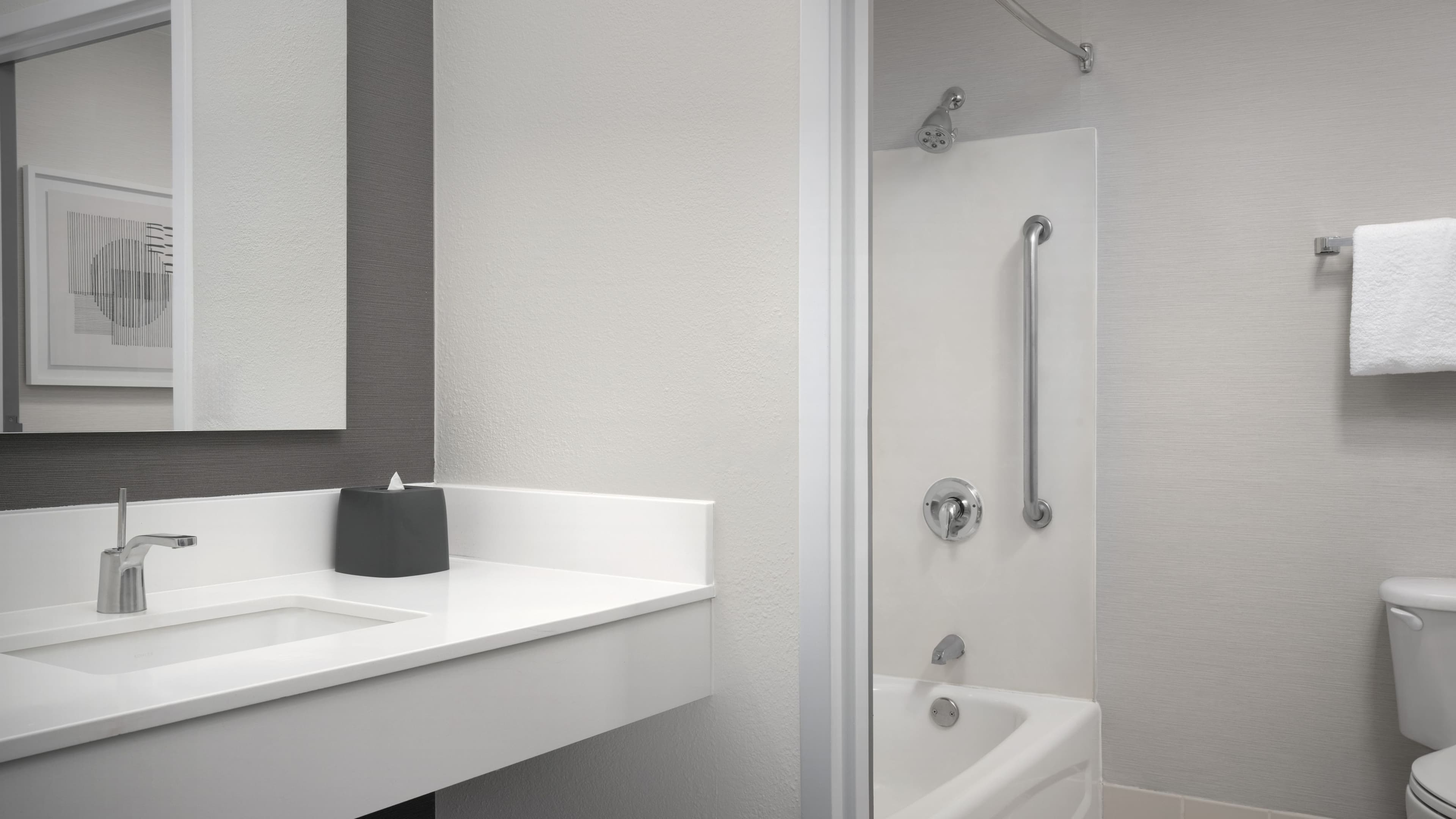 Standard Queen Queen - Image 5