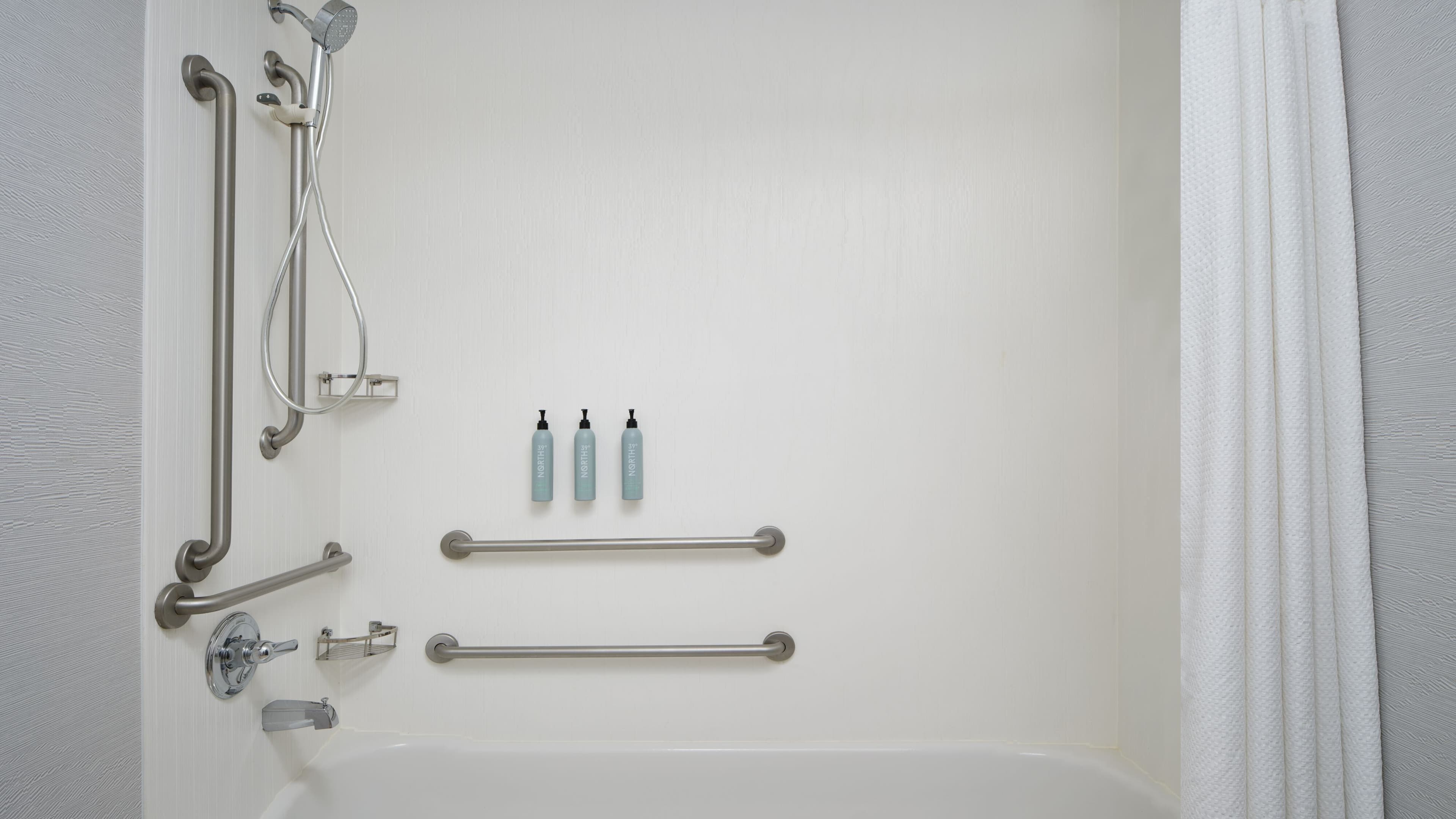 Guest Room - Image 6