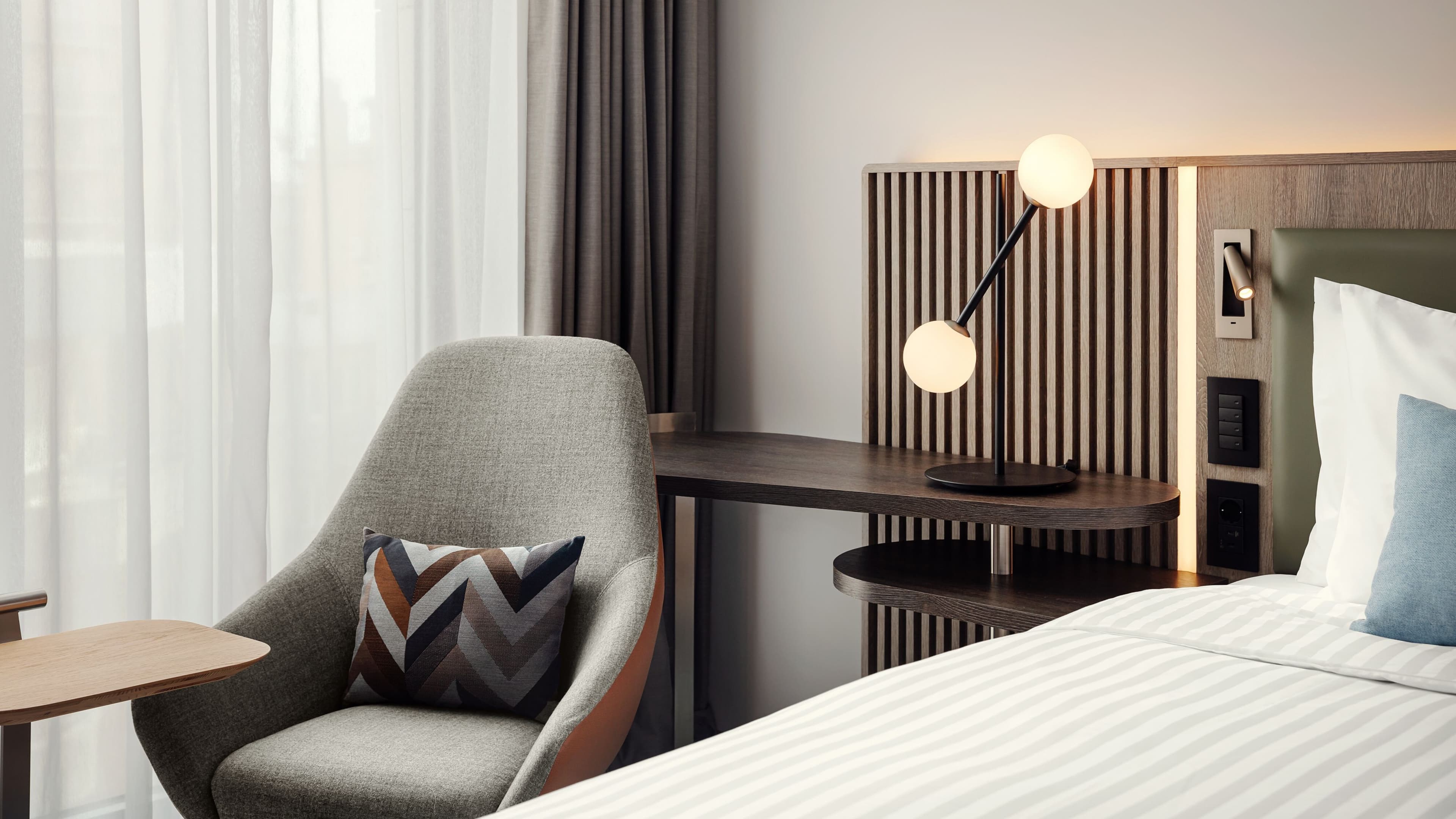 Standard King Room - Image 2