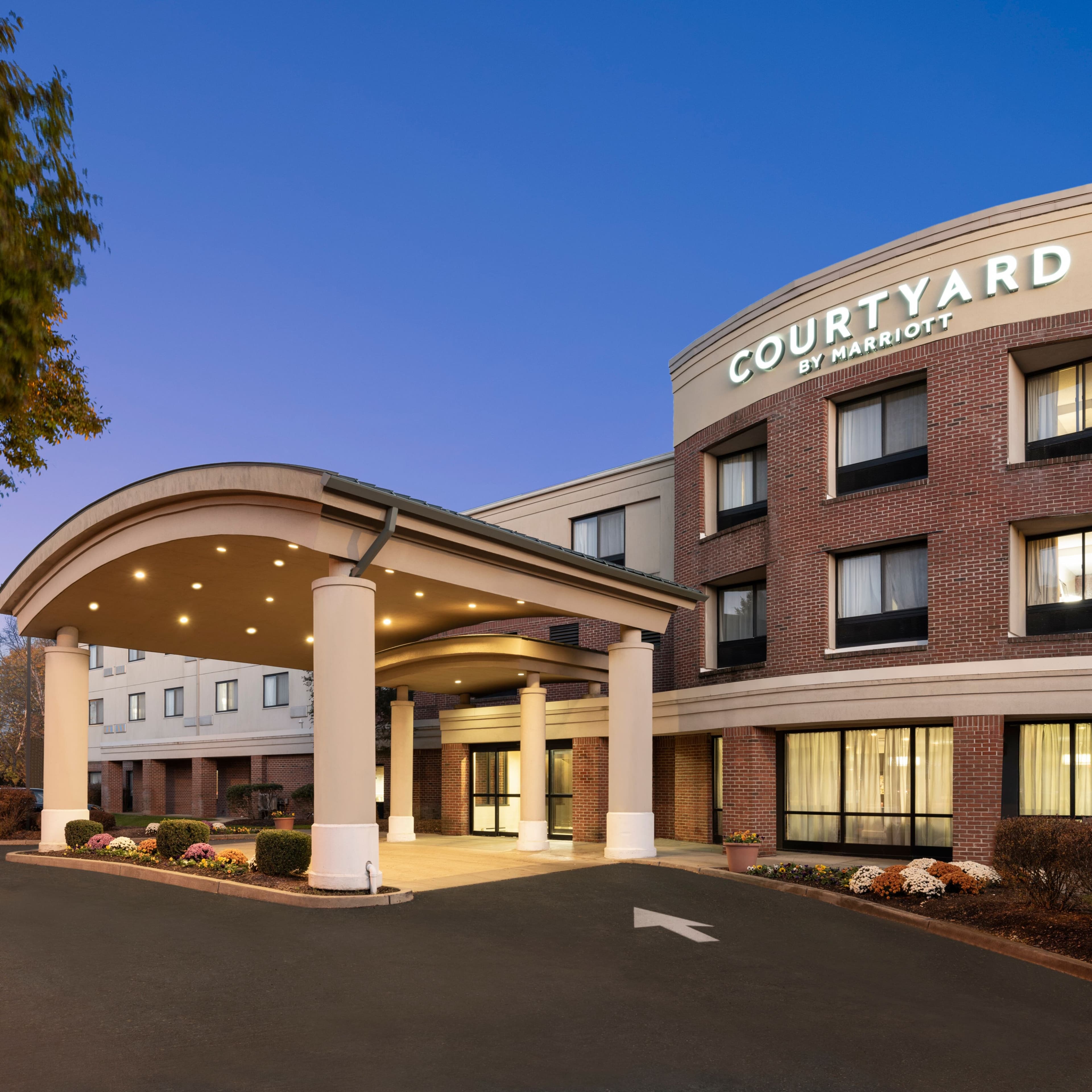Courtyard Wall at Monmouth Shores Corporate Park
