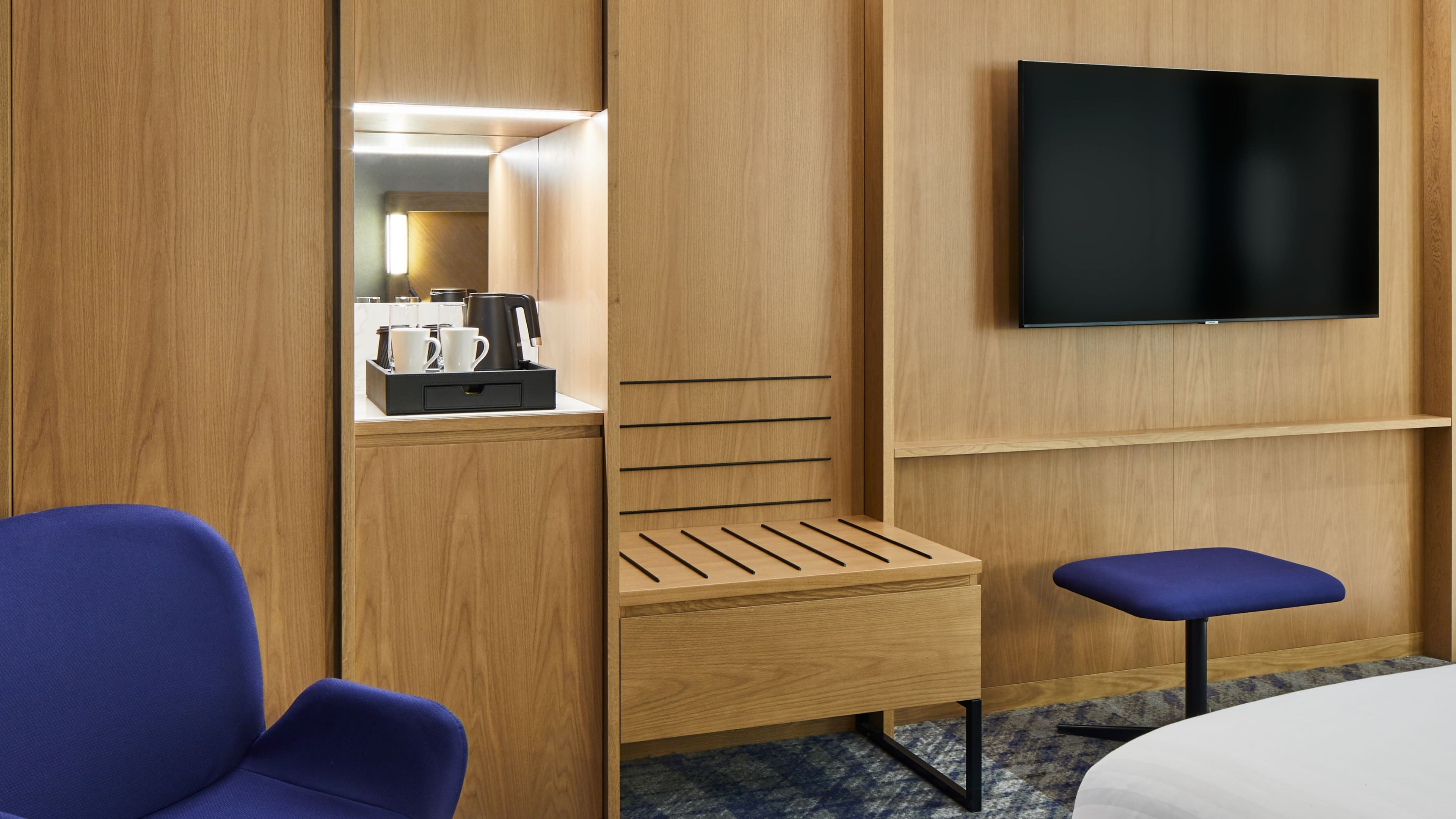 Deluxe Room - Image 3