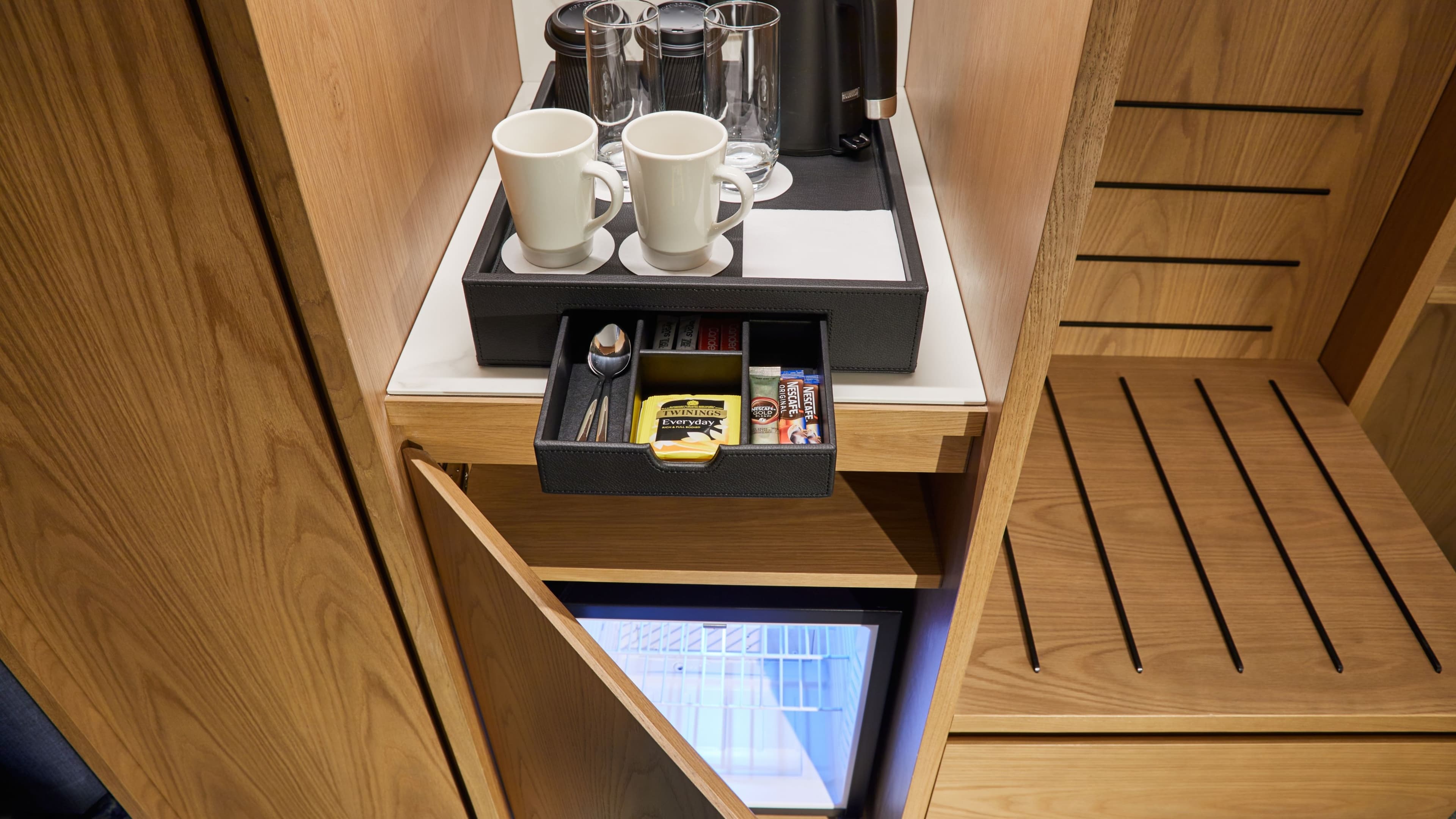 Deluxe Room - Image 4